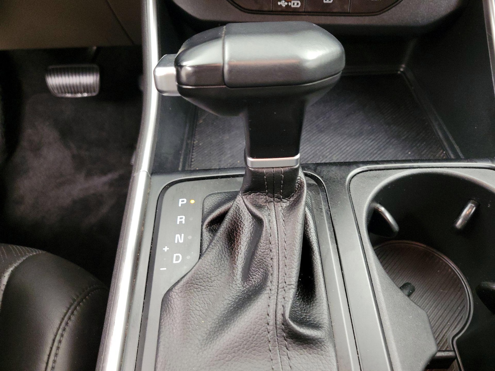 2025 Kia Carnival LXS - Photo 19