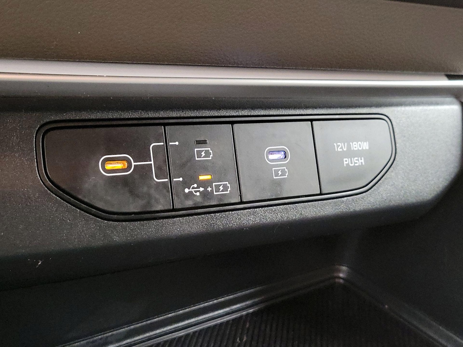 2025 Kia Carnival LXS - Photo 20