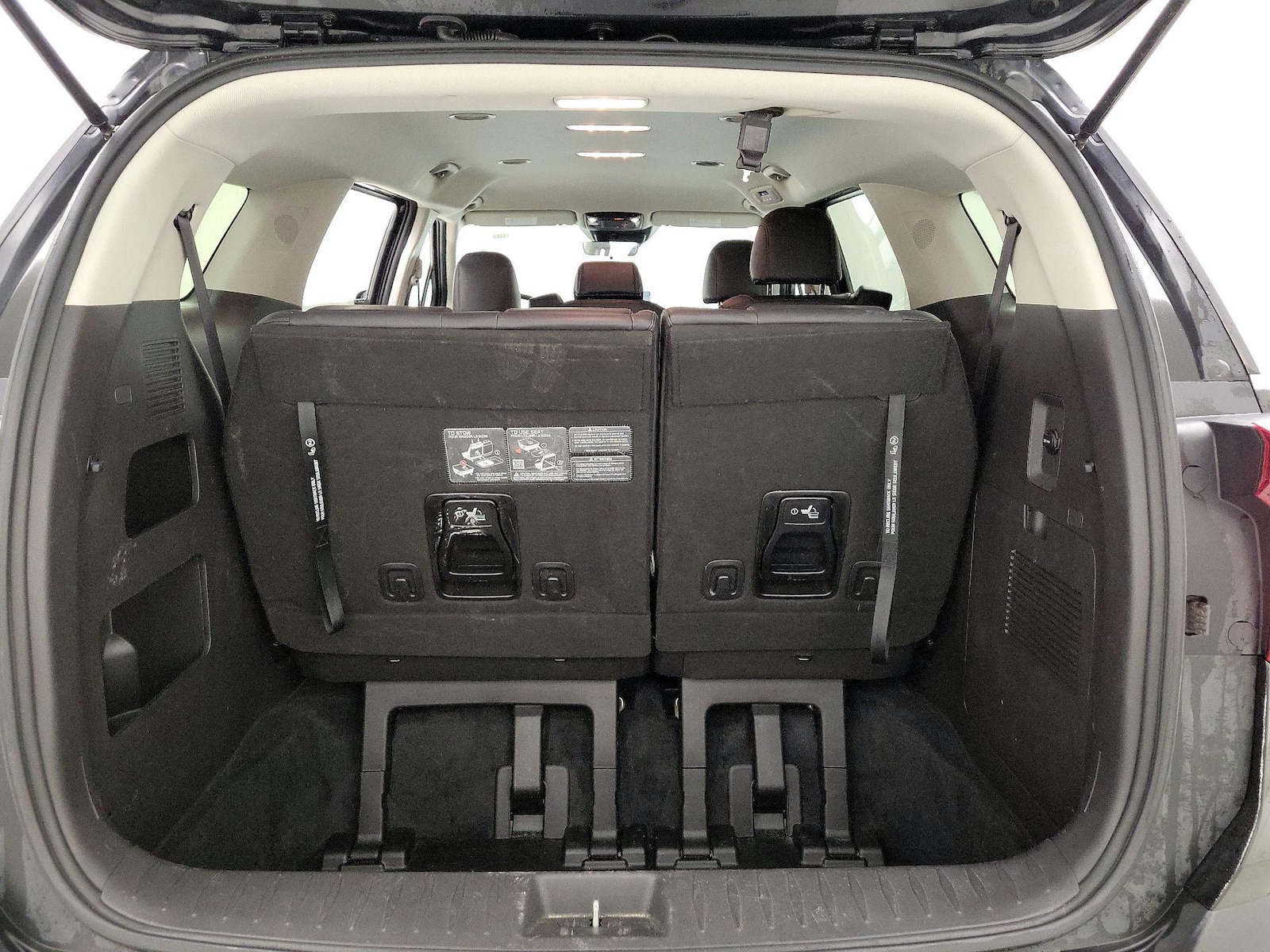 2025 Kia Carnival LXS - Photo 23