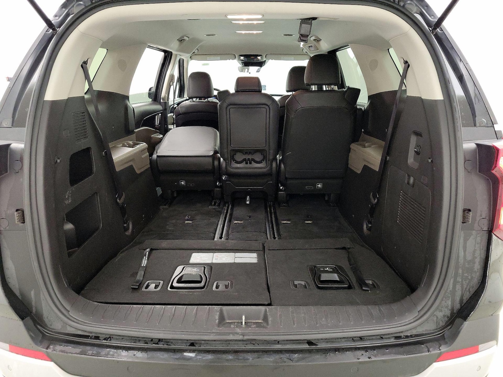 2025 Kia Carnival LXS - Photo 24