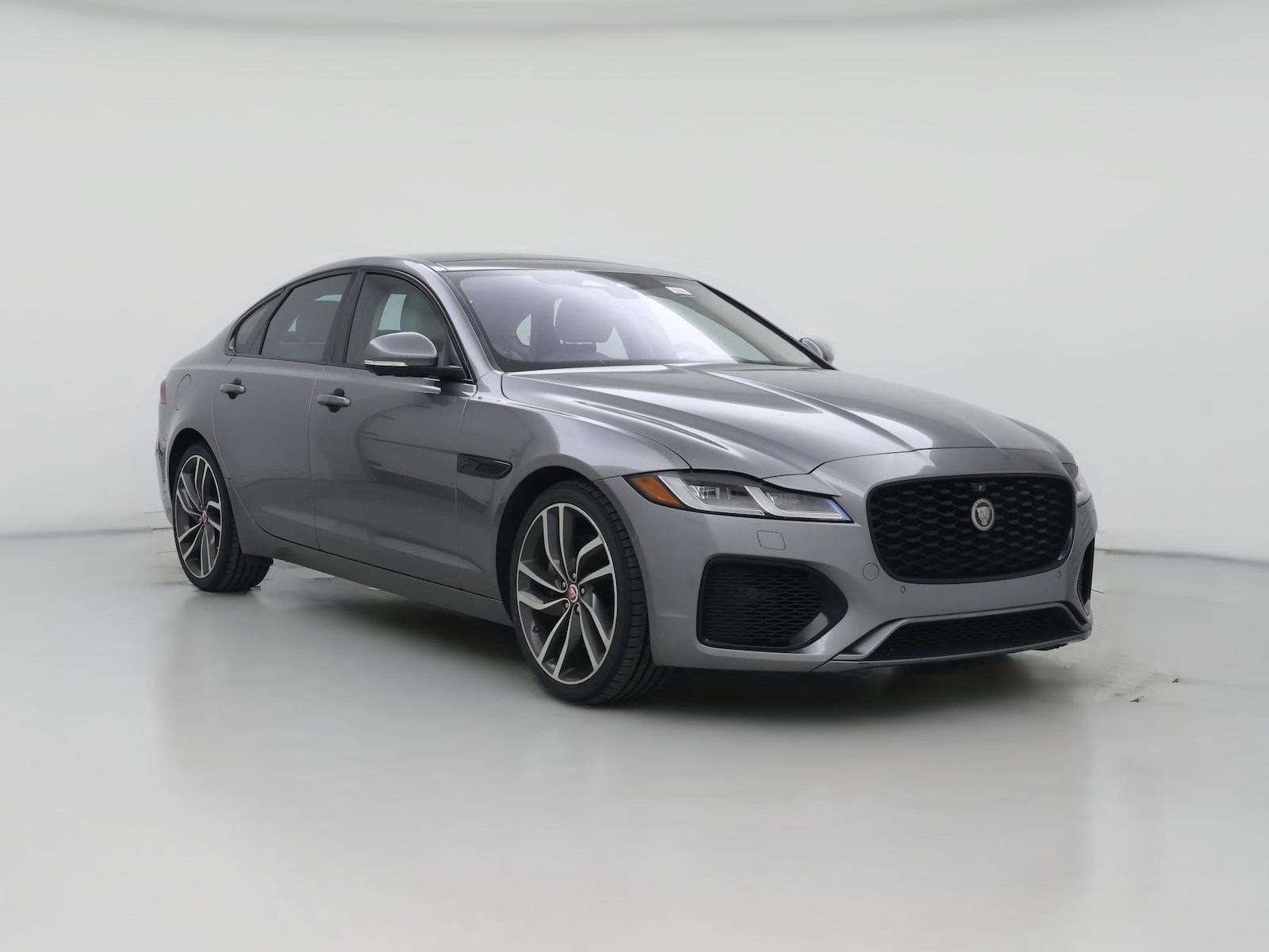 2021 Jaguar XF SE - Photo 1