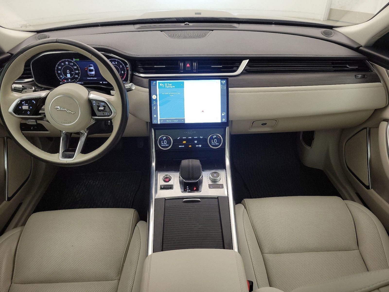 2021 Jaguar XF SE - Photo 10