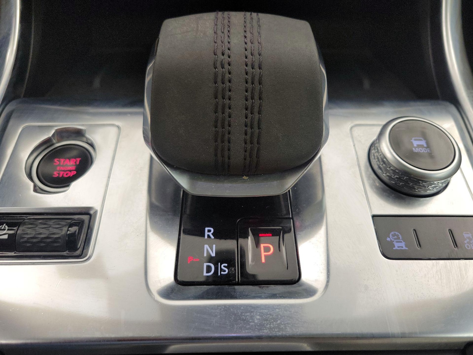 2021 Jaguar XF SE - Photo 19