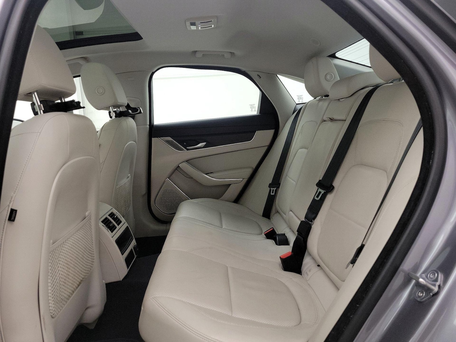 2021 Jaguar XF SE - Photo 22