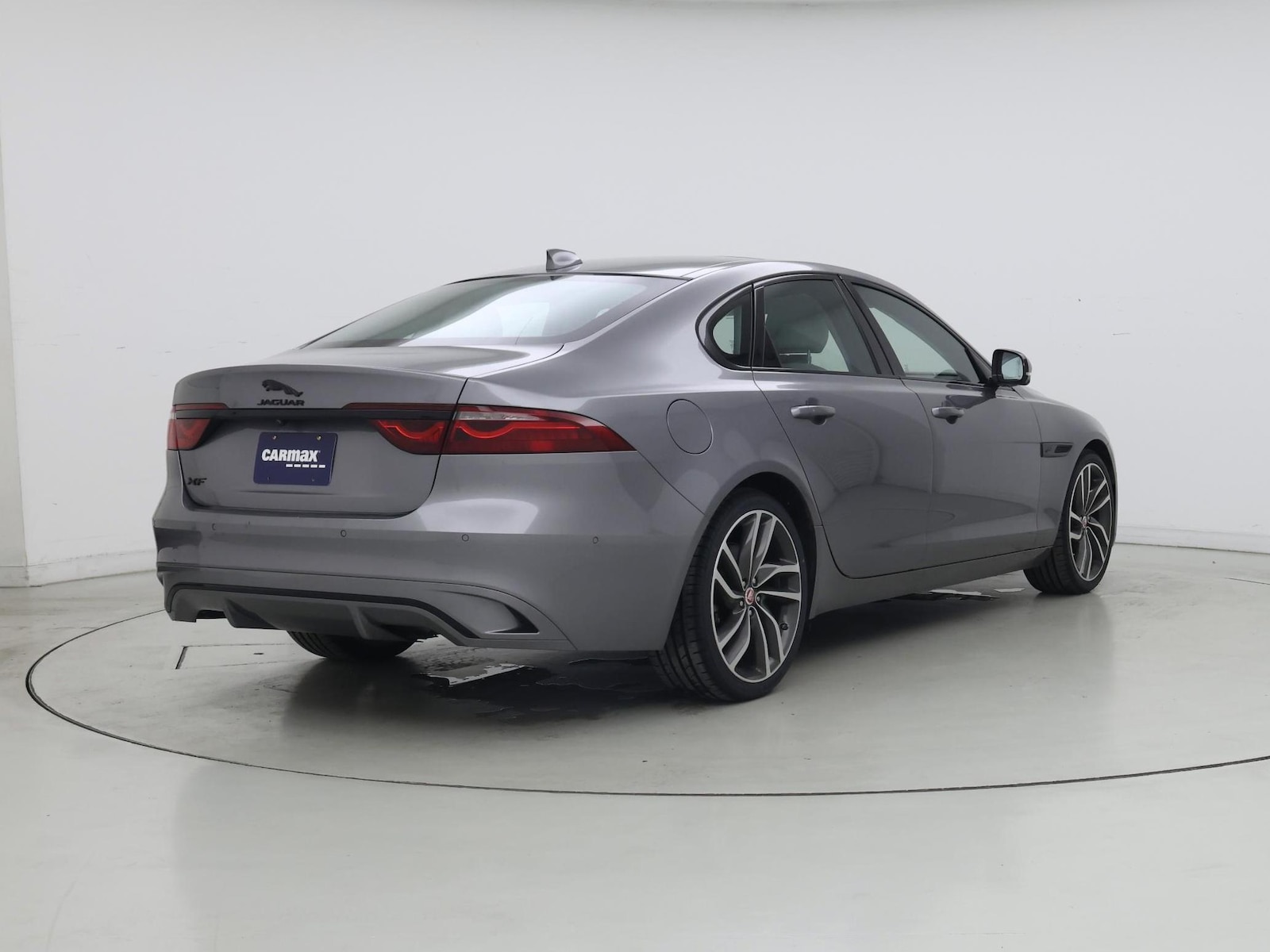 2021 Jaguar XF SE - Photo 9