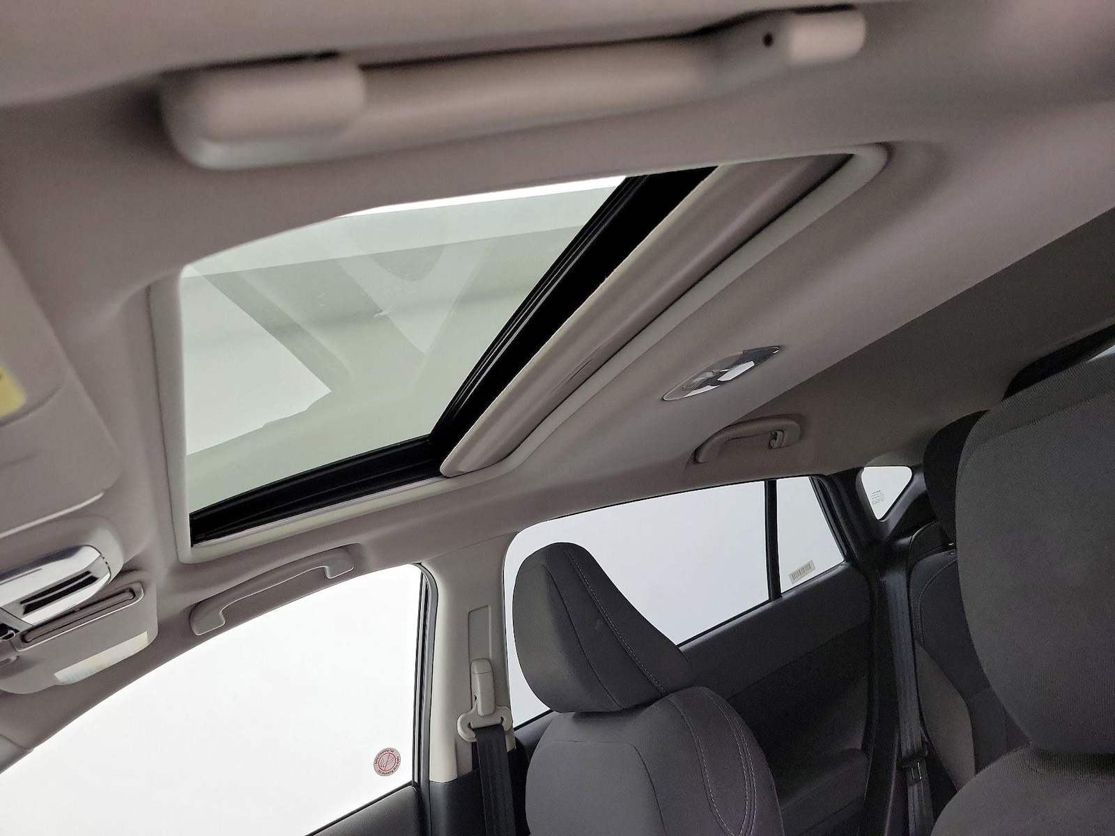 Sunroof(s) & Overhead Airbags