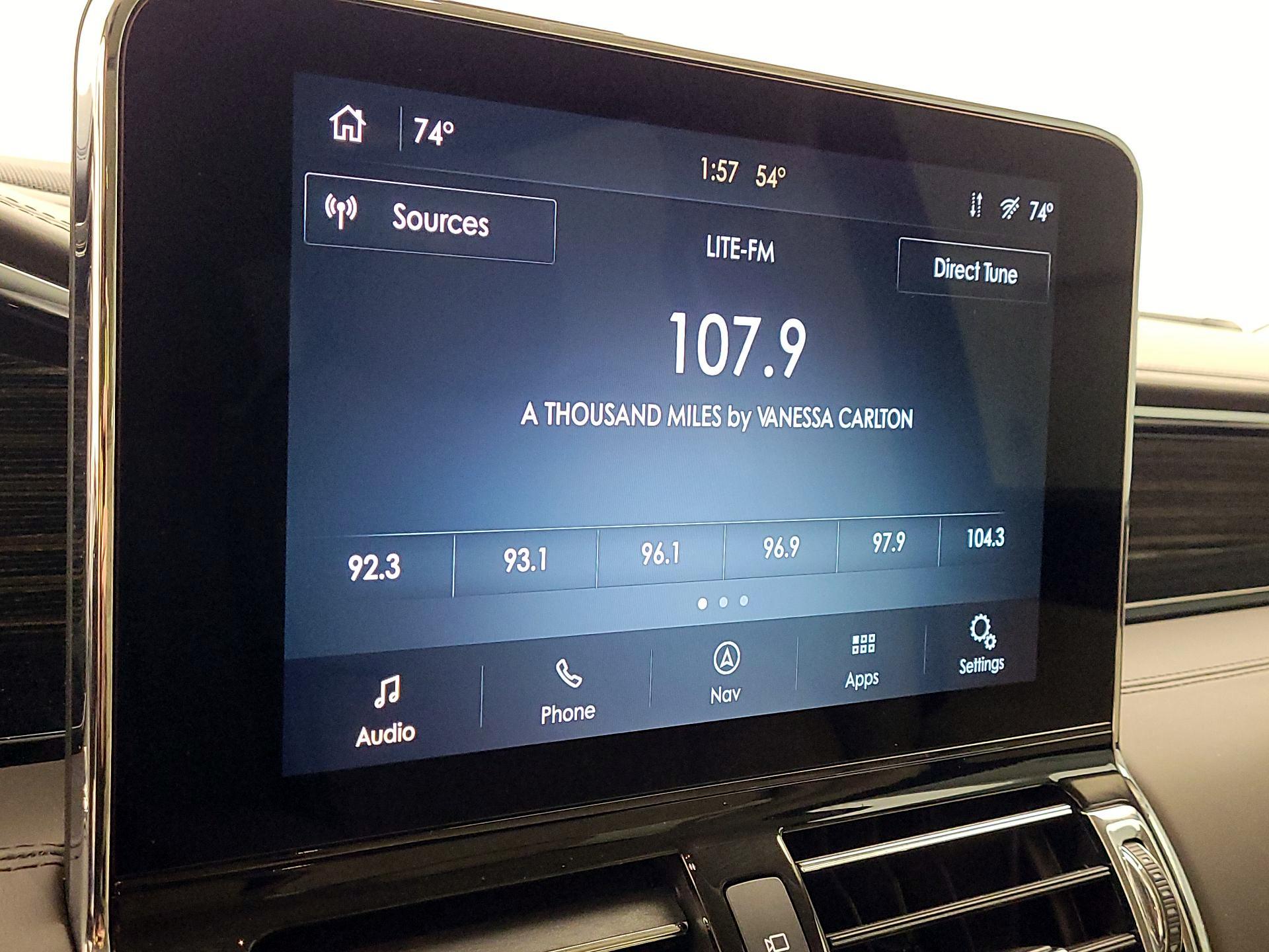 Thumbnail: 2021 Lincoln Navigator - 16