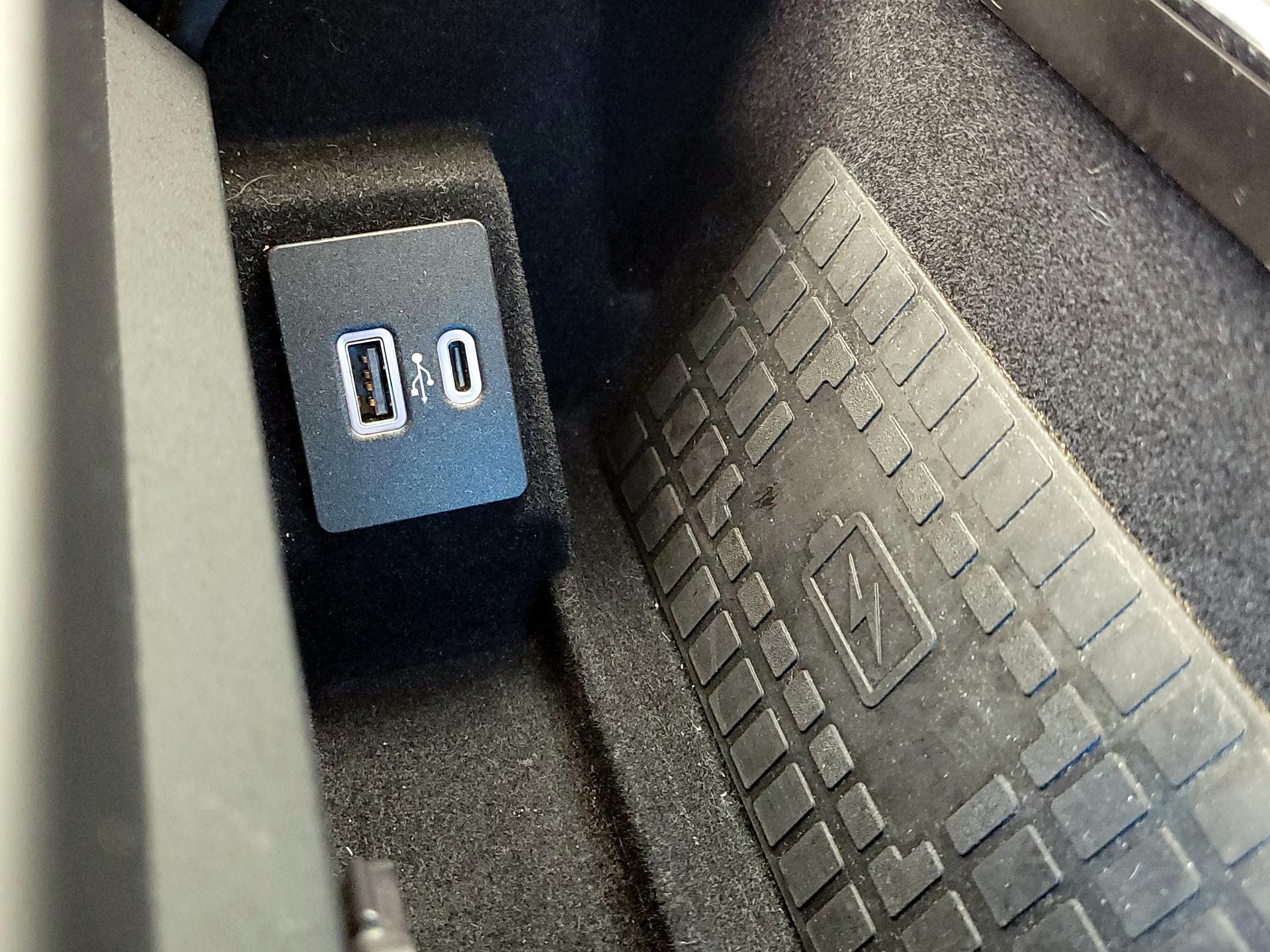 Thumbnail: 2021 Lincoln Navigator - 19