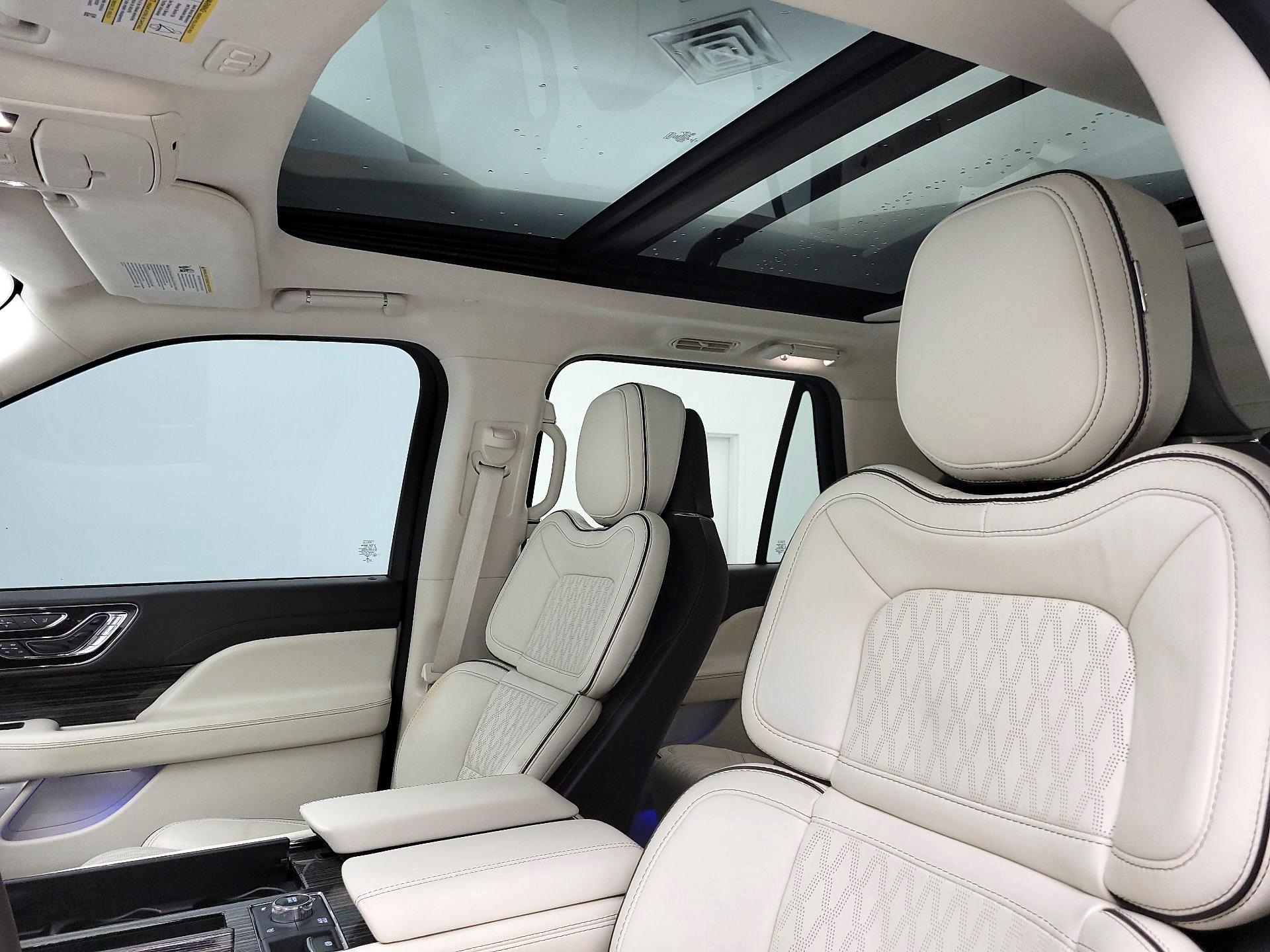 Thumbnail: 2021 Lincoln Navigator - 20