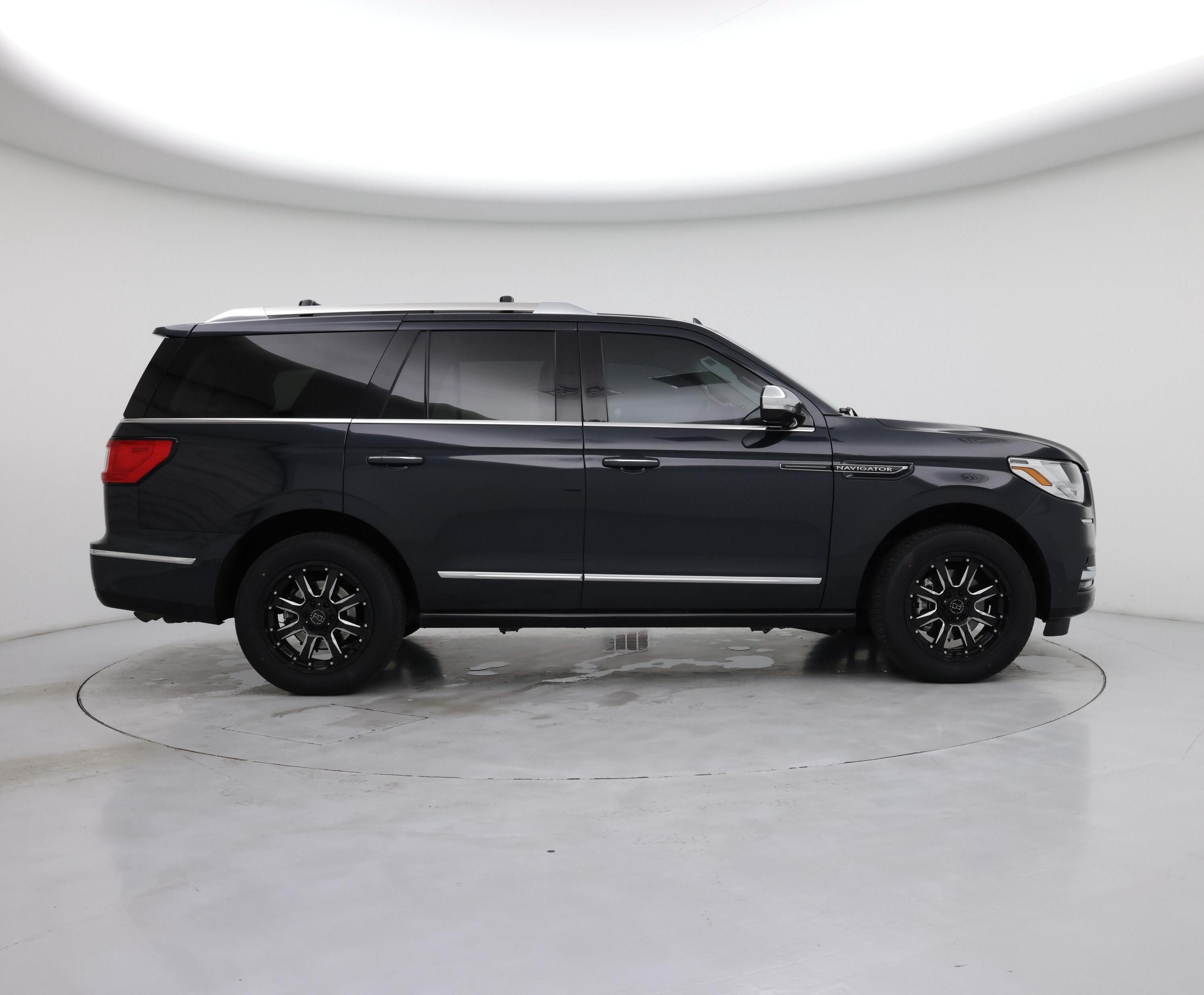 Thumbnail: 2021 Lincoln Navigator - 7