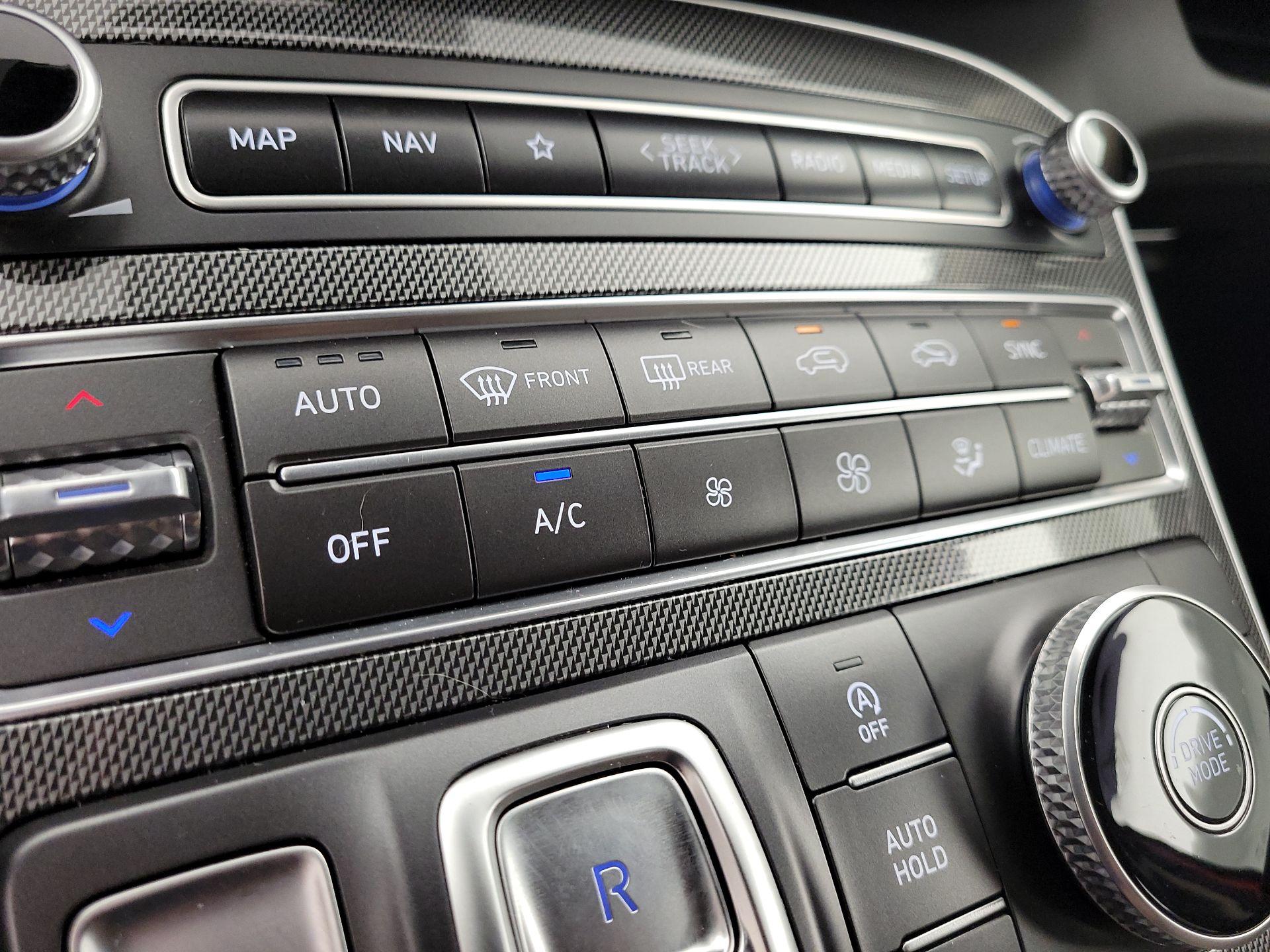 Thumbnail: 2023 Hyundai Santa Fe - 17