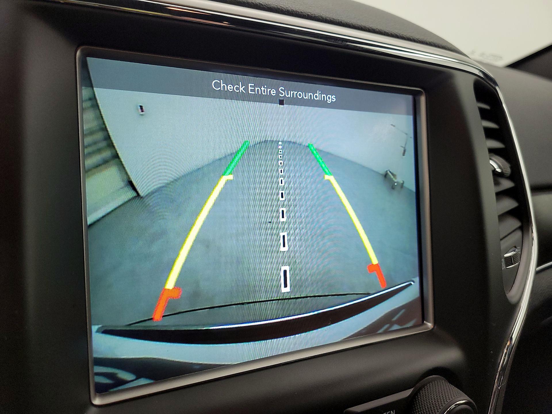 Thumbnail: 2018 Jeep Grand Cherokee - 15