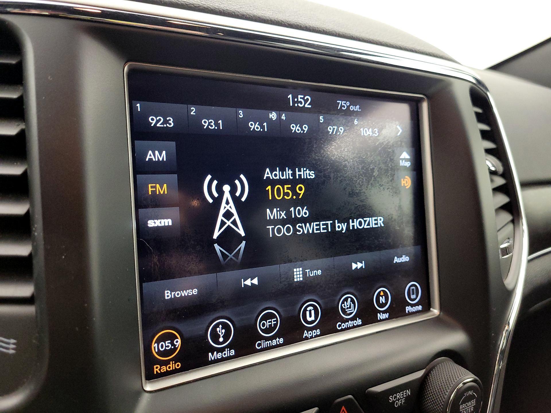 Thumbnail: 2018 Jeep Grand Cherokee - 16