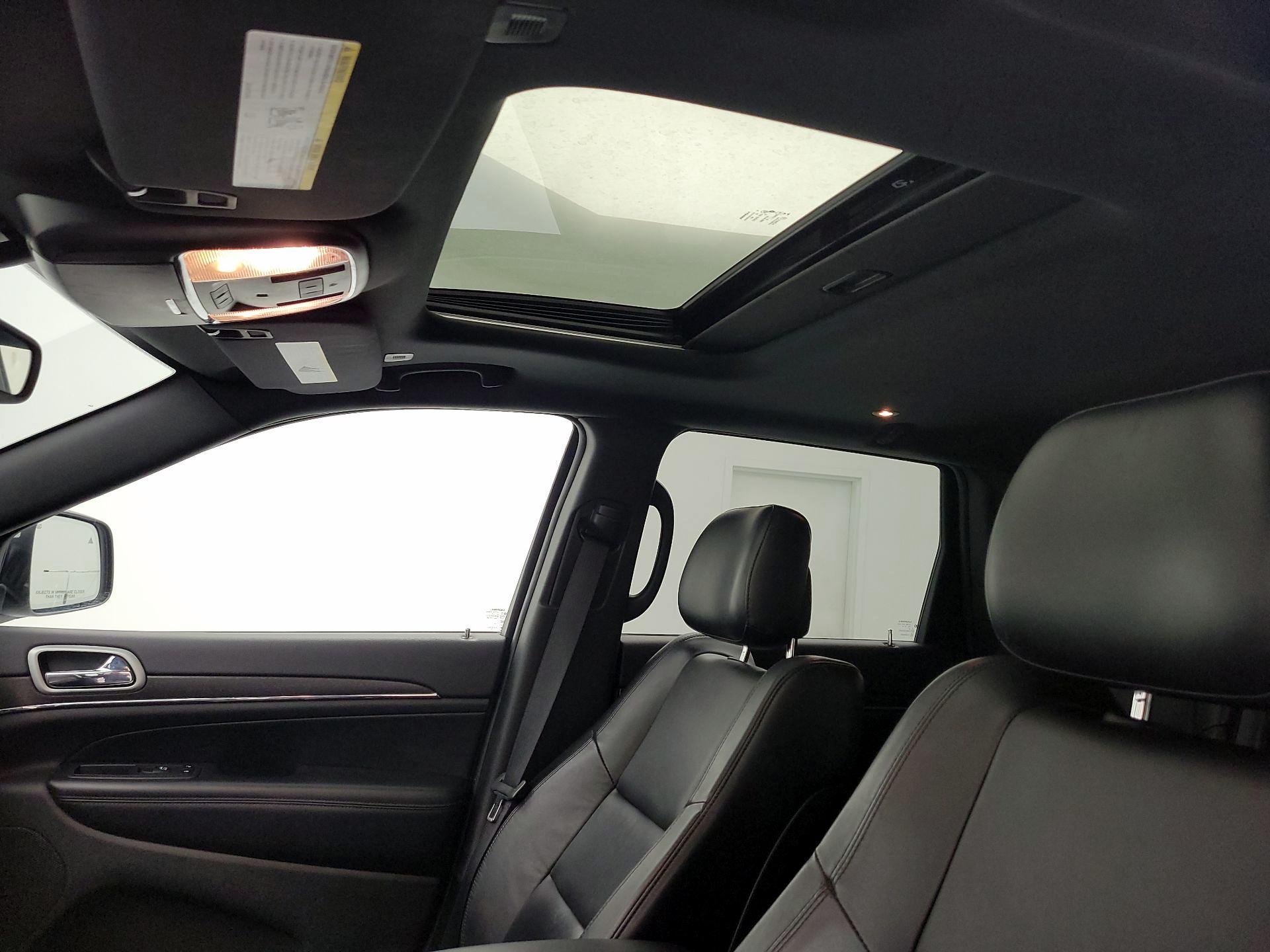 Thumbnail: 2018 Jeep Grand Cherokee - 20