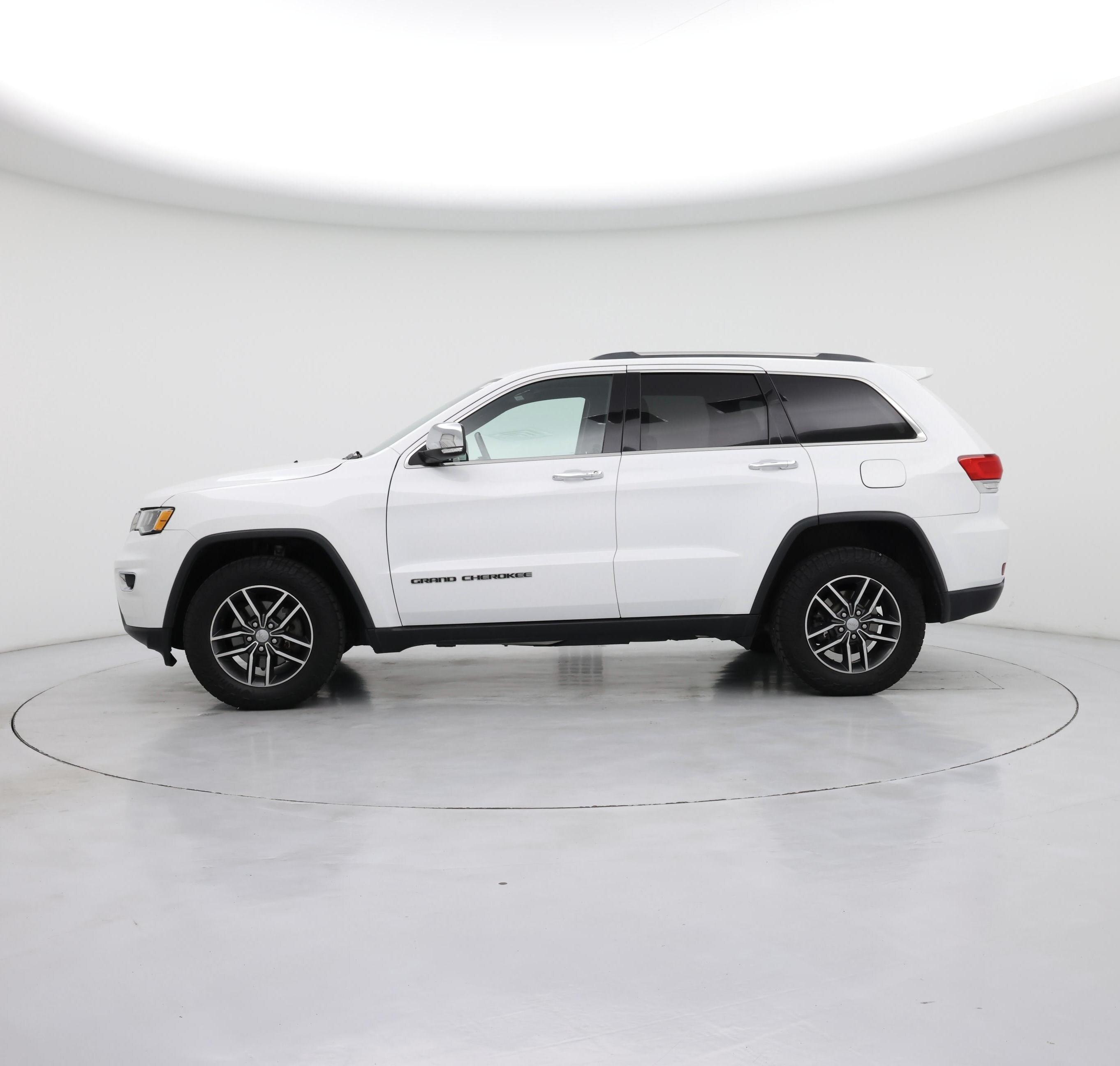Thumbnail: 2018 Jeep Grand Cherokee - 3