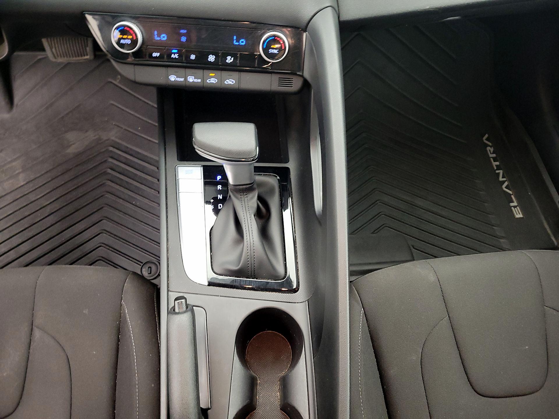 Thumbnail: 2023 Hyundai Elantra - 17