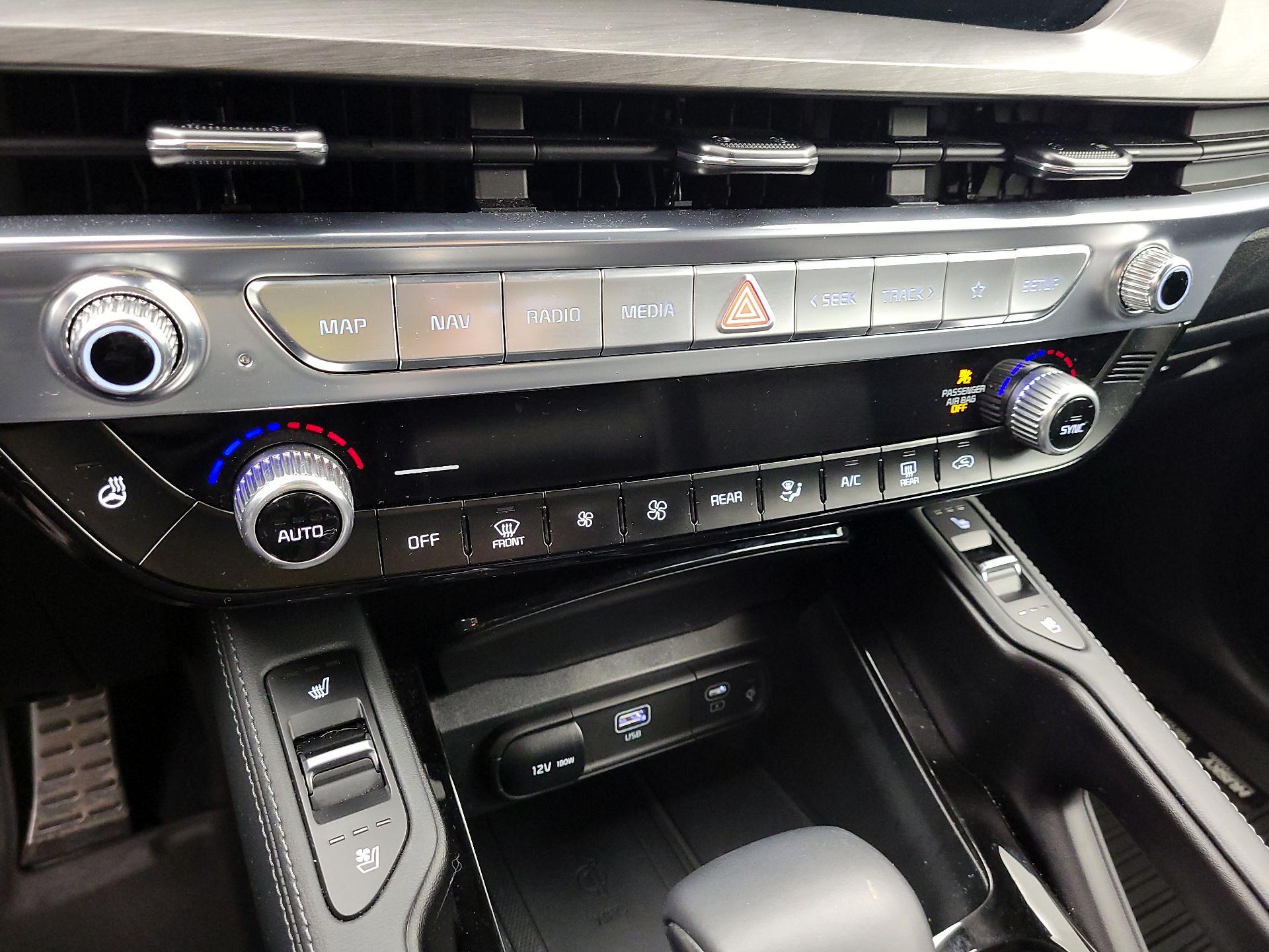 Thumbnail: 2023 Kia Telluride - 17