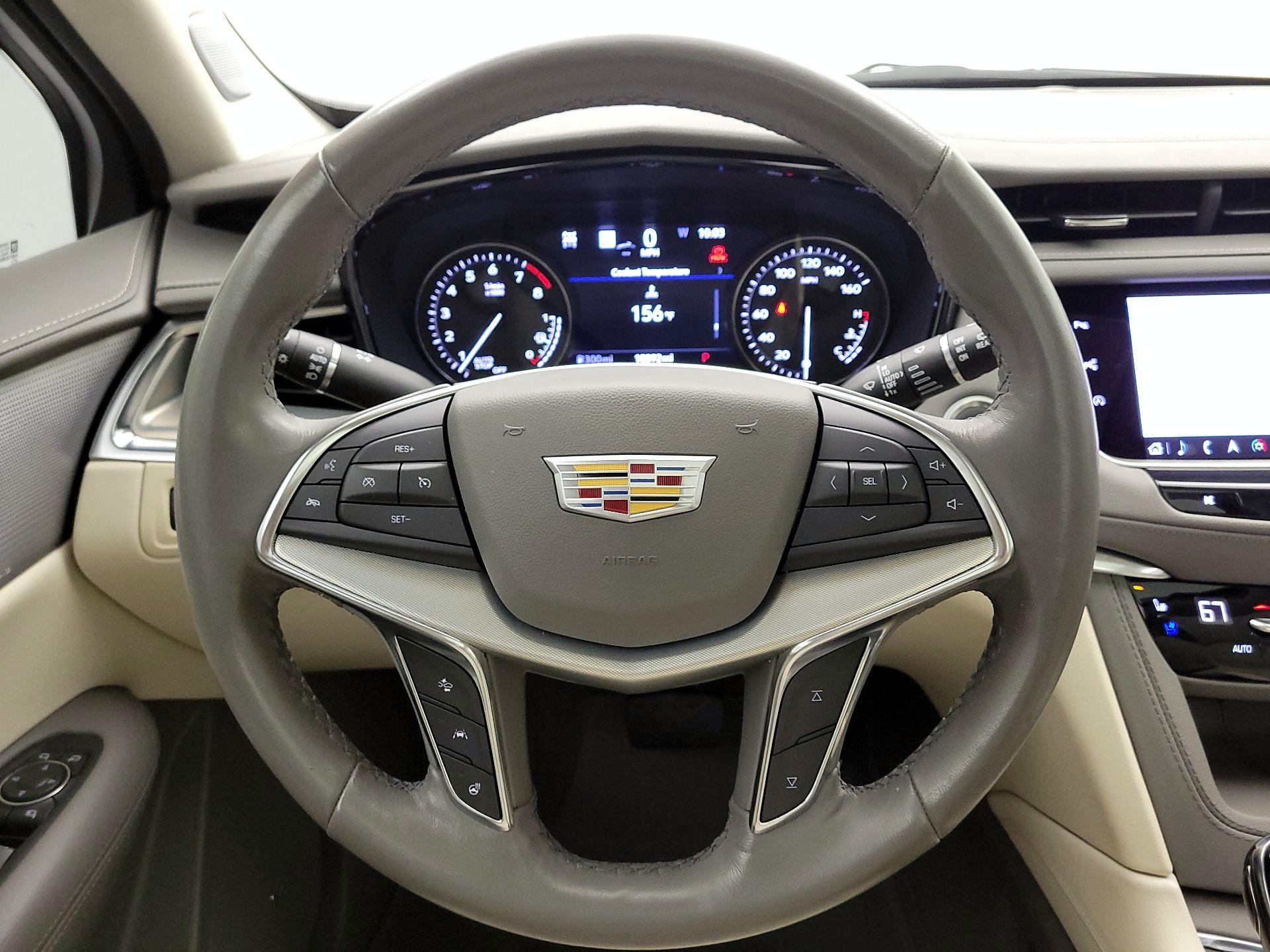 Thumbnail: 2023 Cadillac XT5 - 10