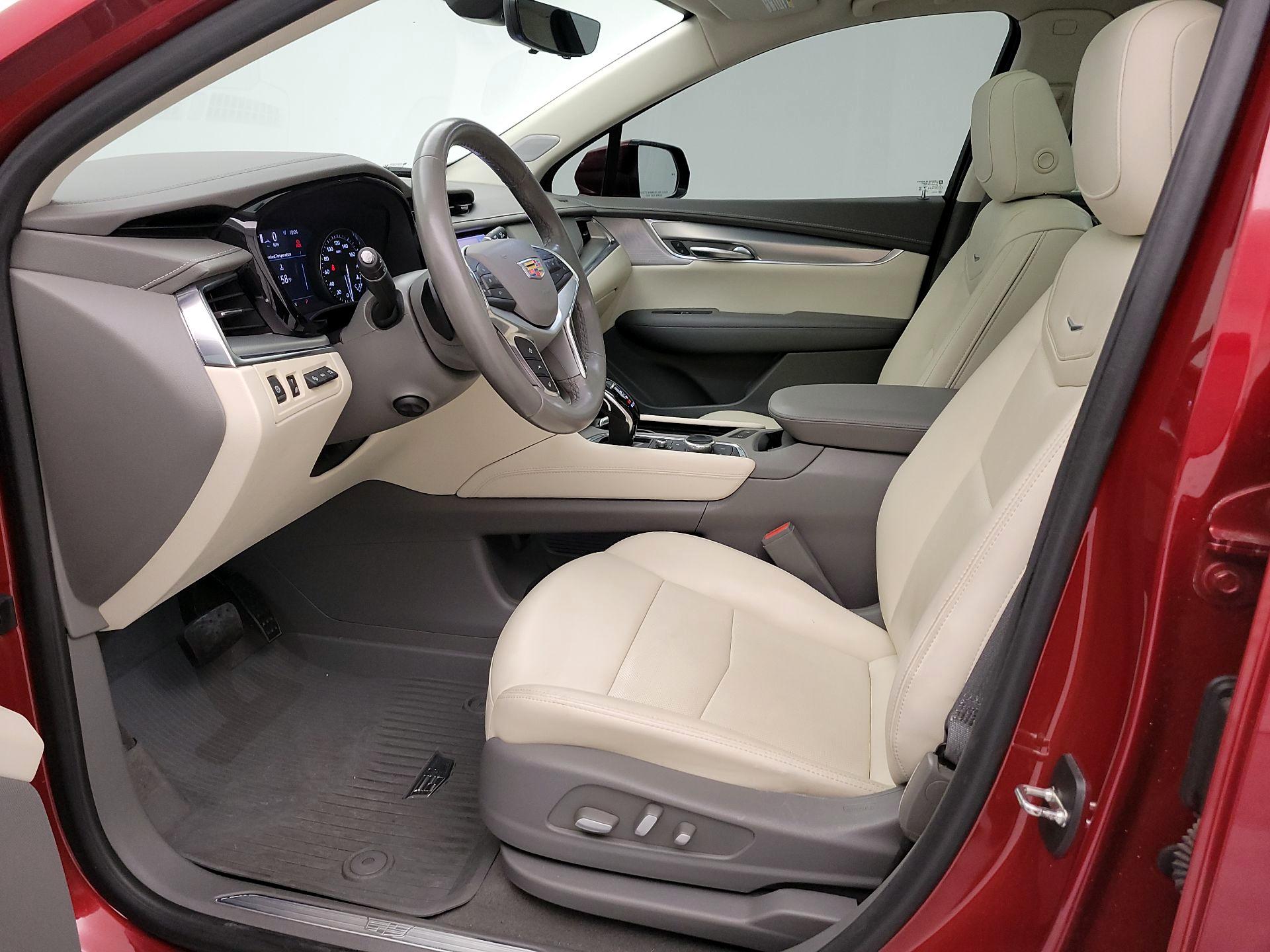 Thumbnail: 2023 Cadillac XT5 - 11