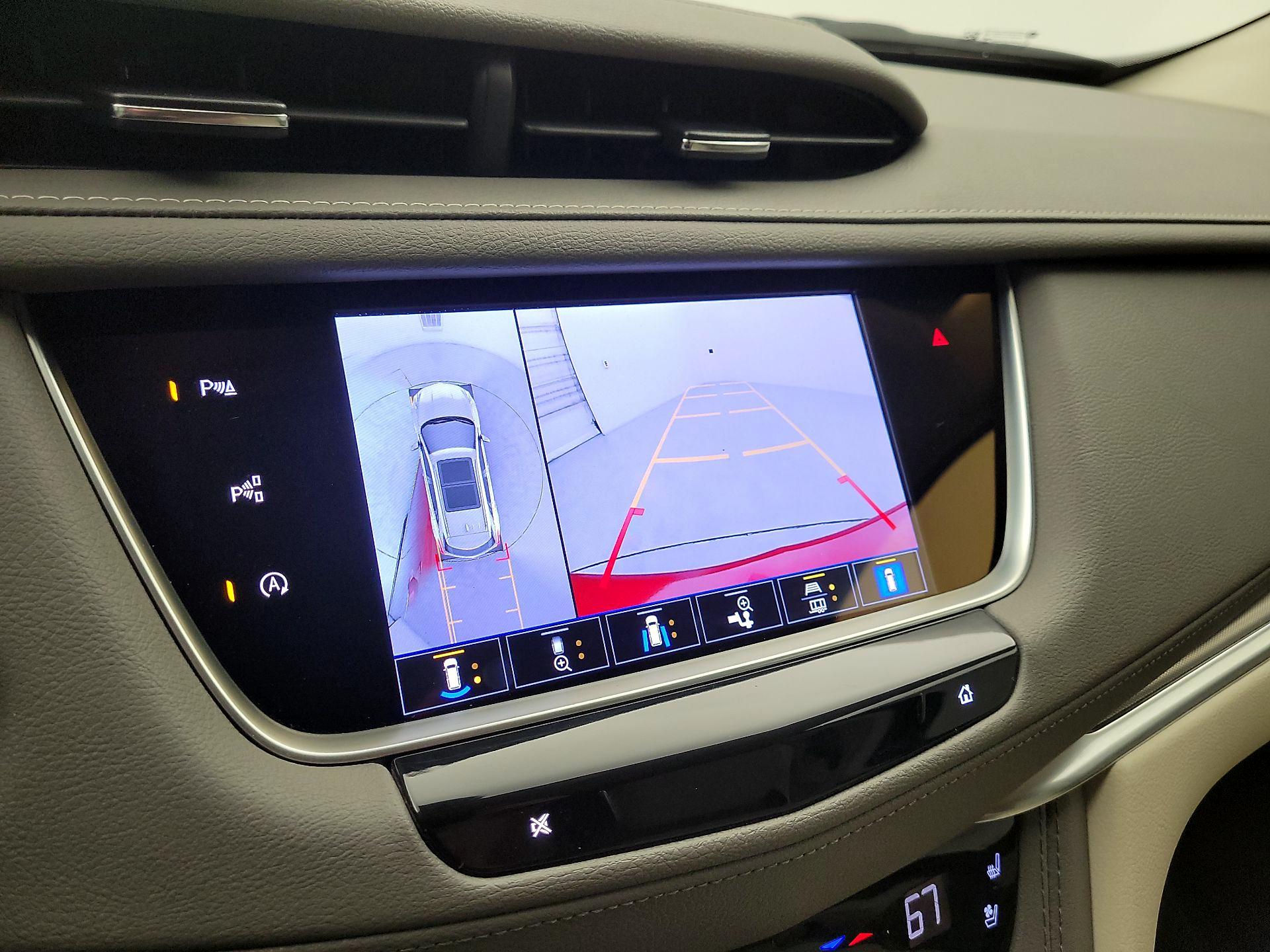 Thumbnail: 2023 Cadillac XT5 - 15