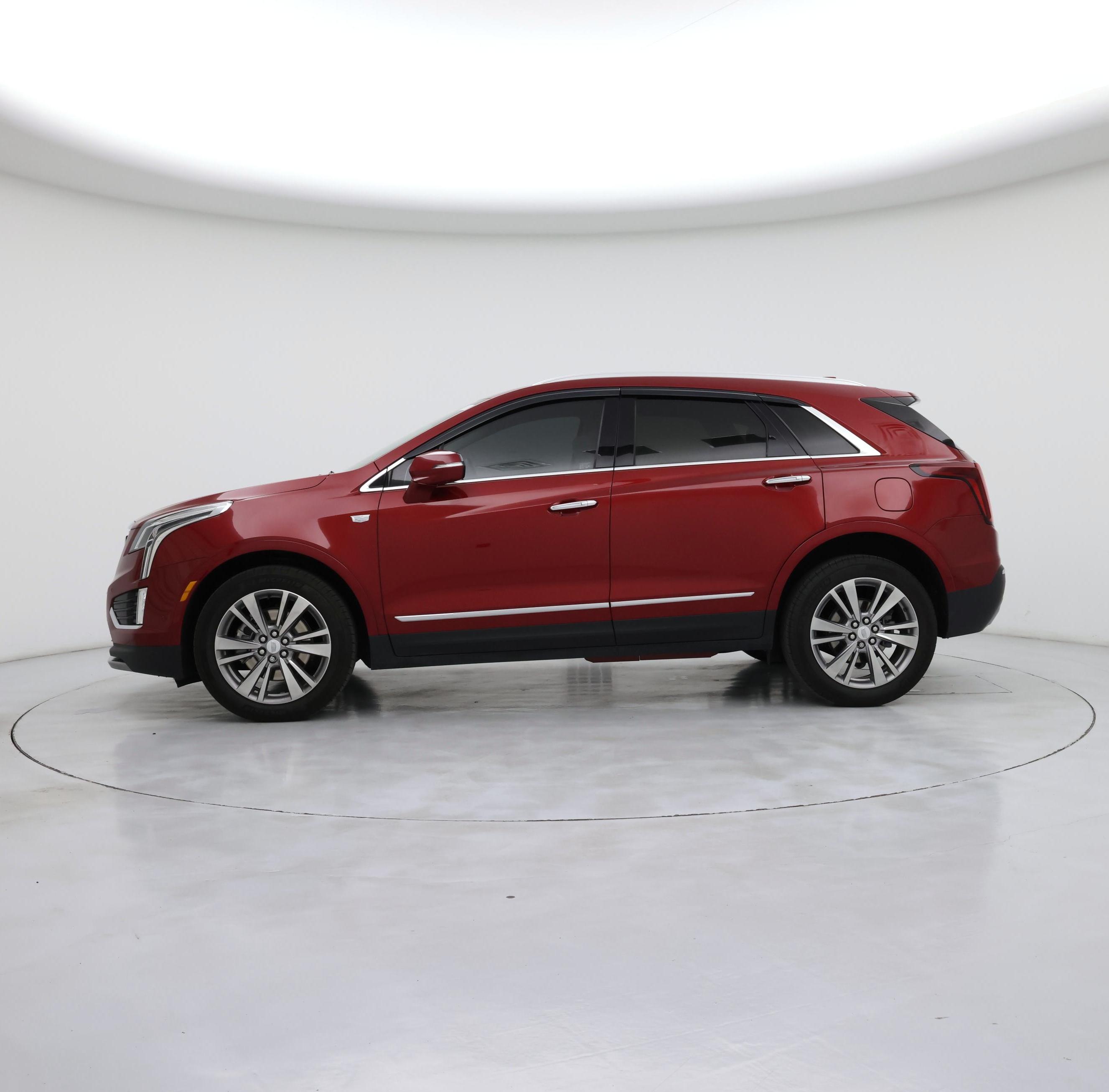 Thumbnail: 2023 Cadillac XT5 - 3