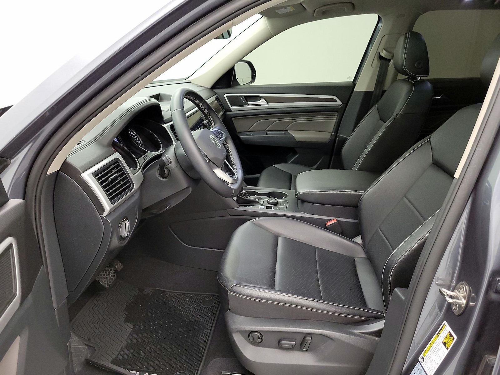 2021 Volkswagen Atlas SE w/Tech - Photo 12