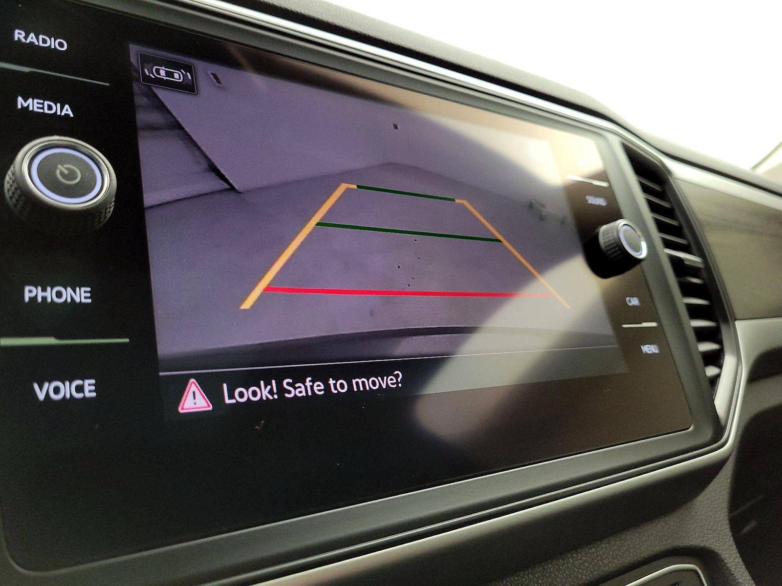 2021 Volkswagen Atlas SE w/Tech - Photo 15