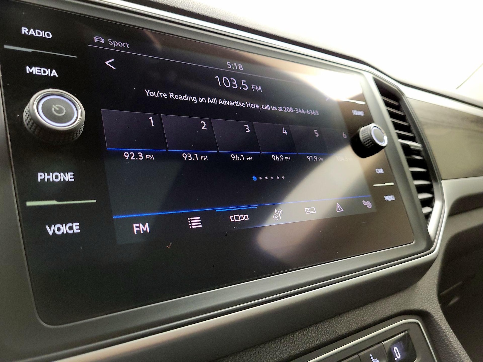 2021 Volkswagen Atlas SE w/Tech - Photo 16
