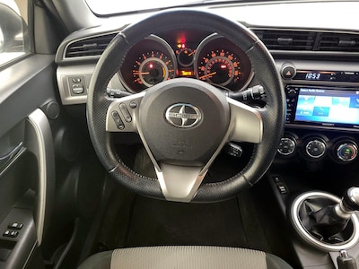 Steering Wheel & Instrument Cluster (On)