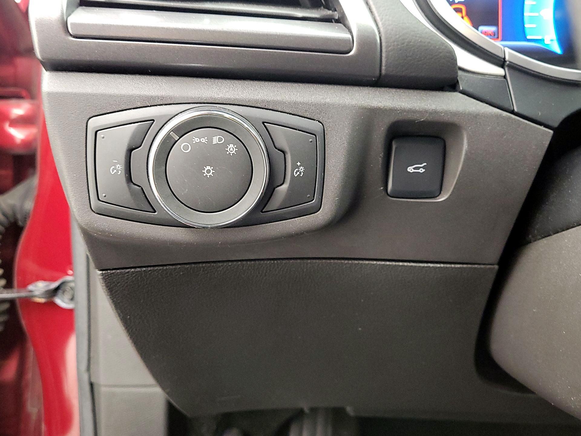 Thumbnail: 2016 Ford Fusion - 13