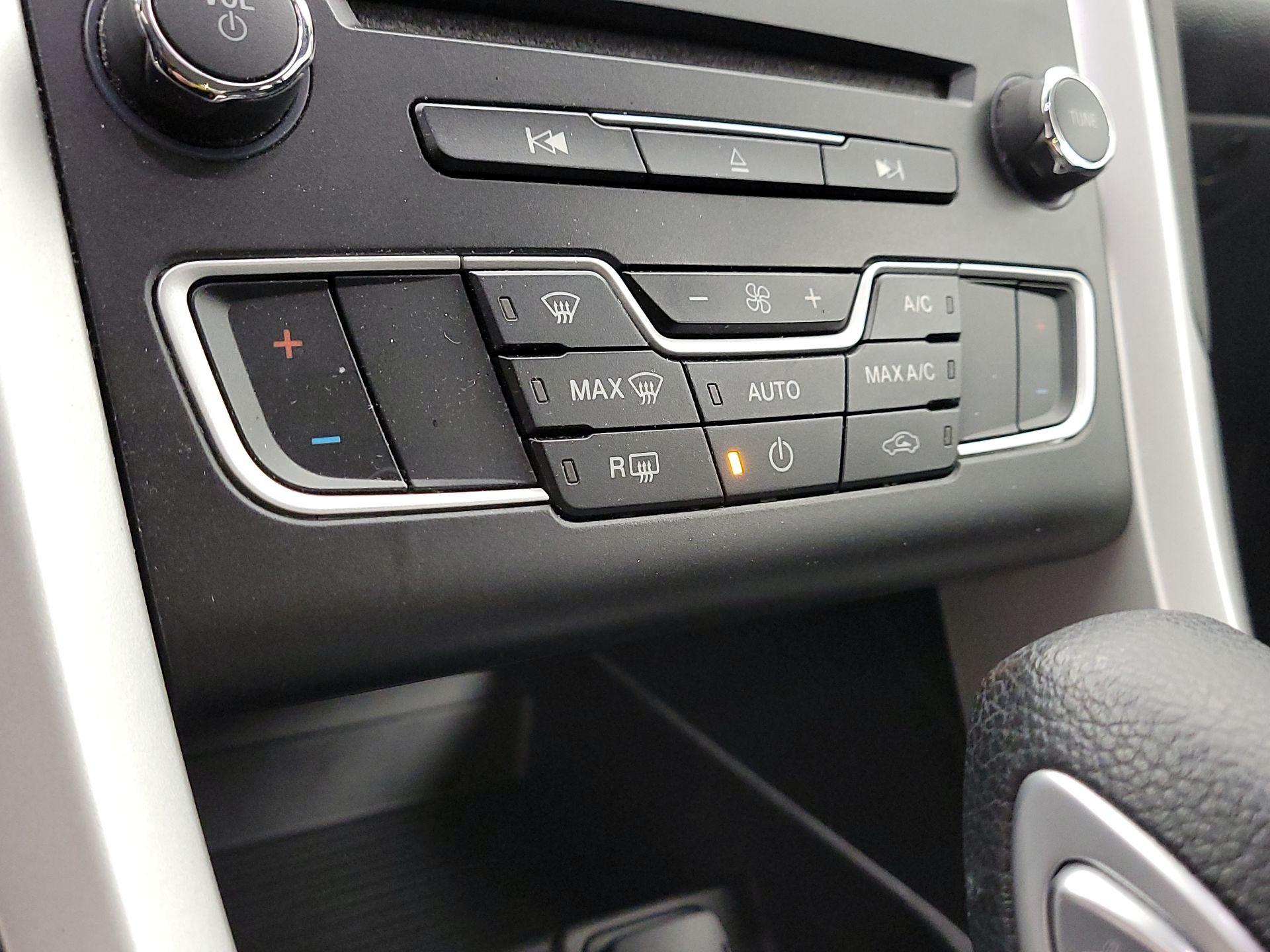 Thumbnail: 2016 Ford Fusion - 16