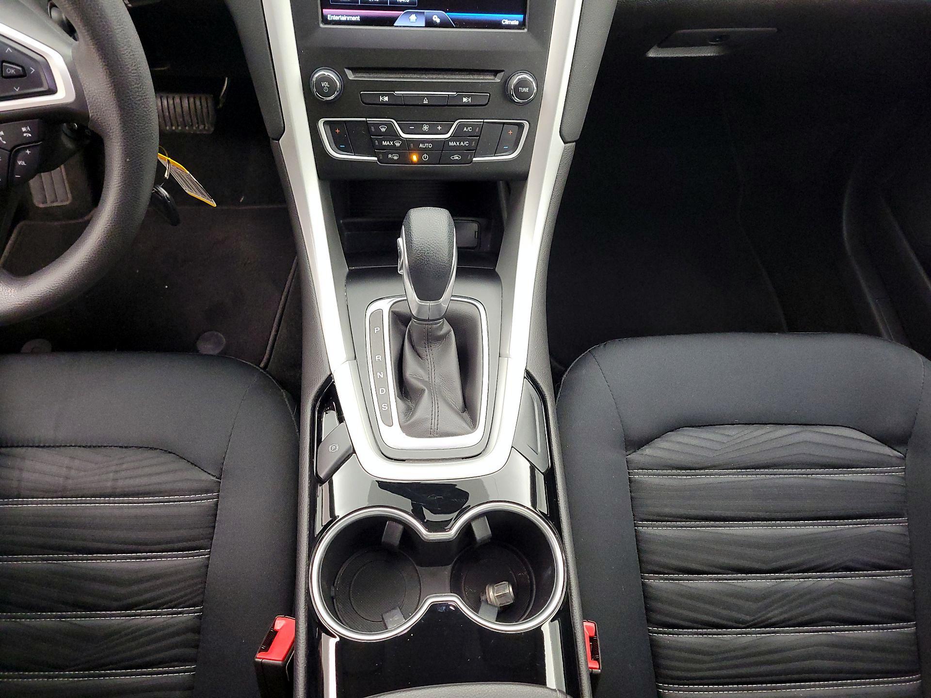 Thumbnail: 2016 Ford Fusion - 17