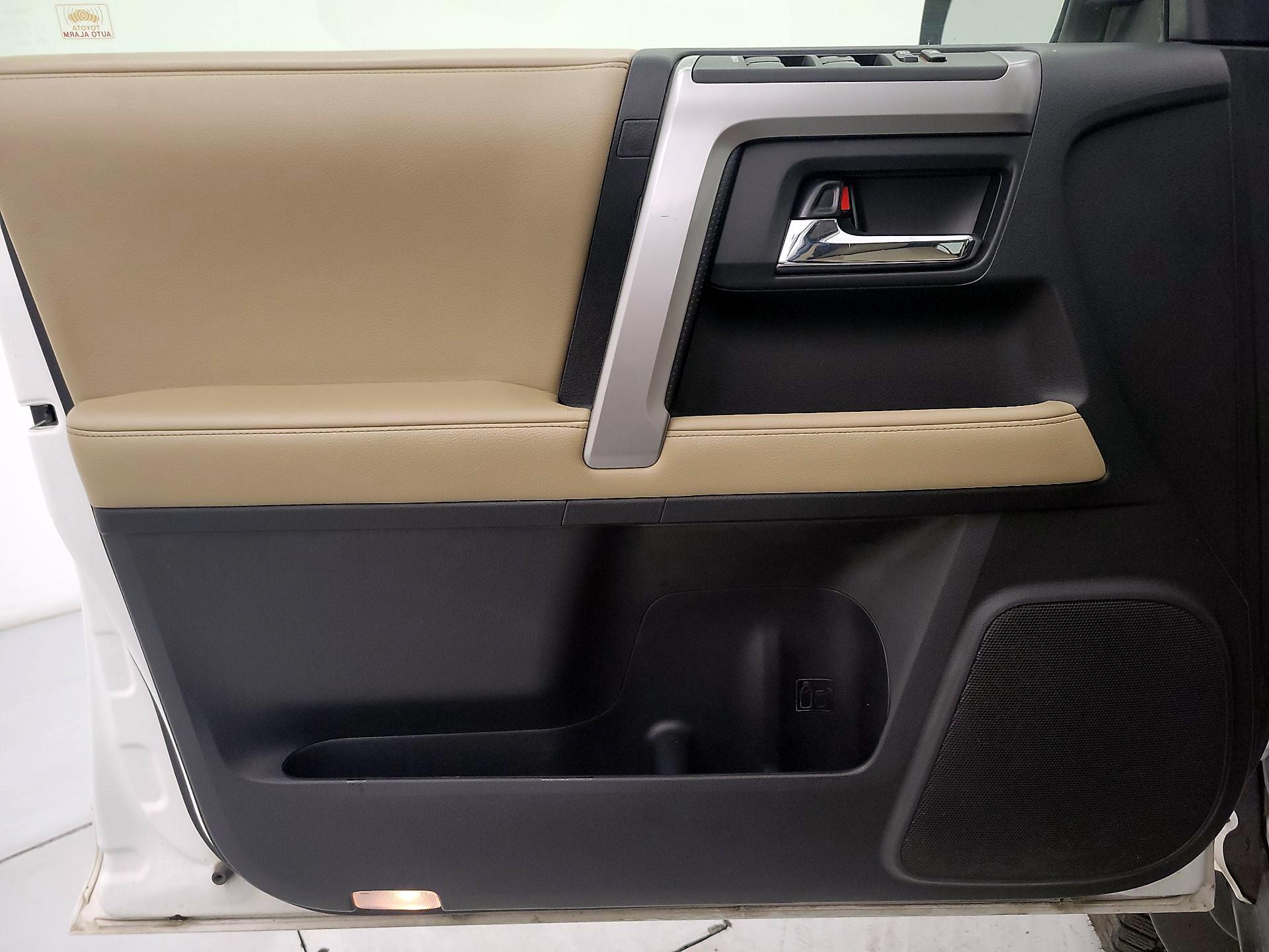 Thumbnail: 2016 Toyota 4Runner - 12