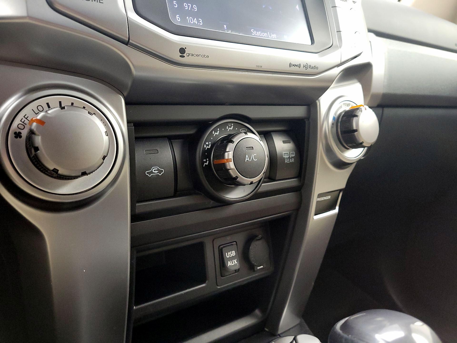 Thumbnail: 2016 Toyota 4Runner - 16