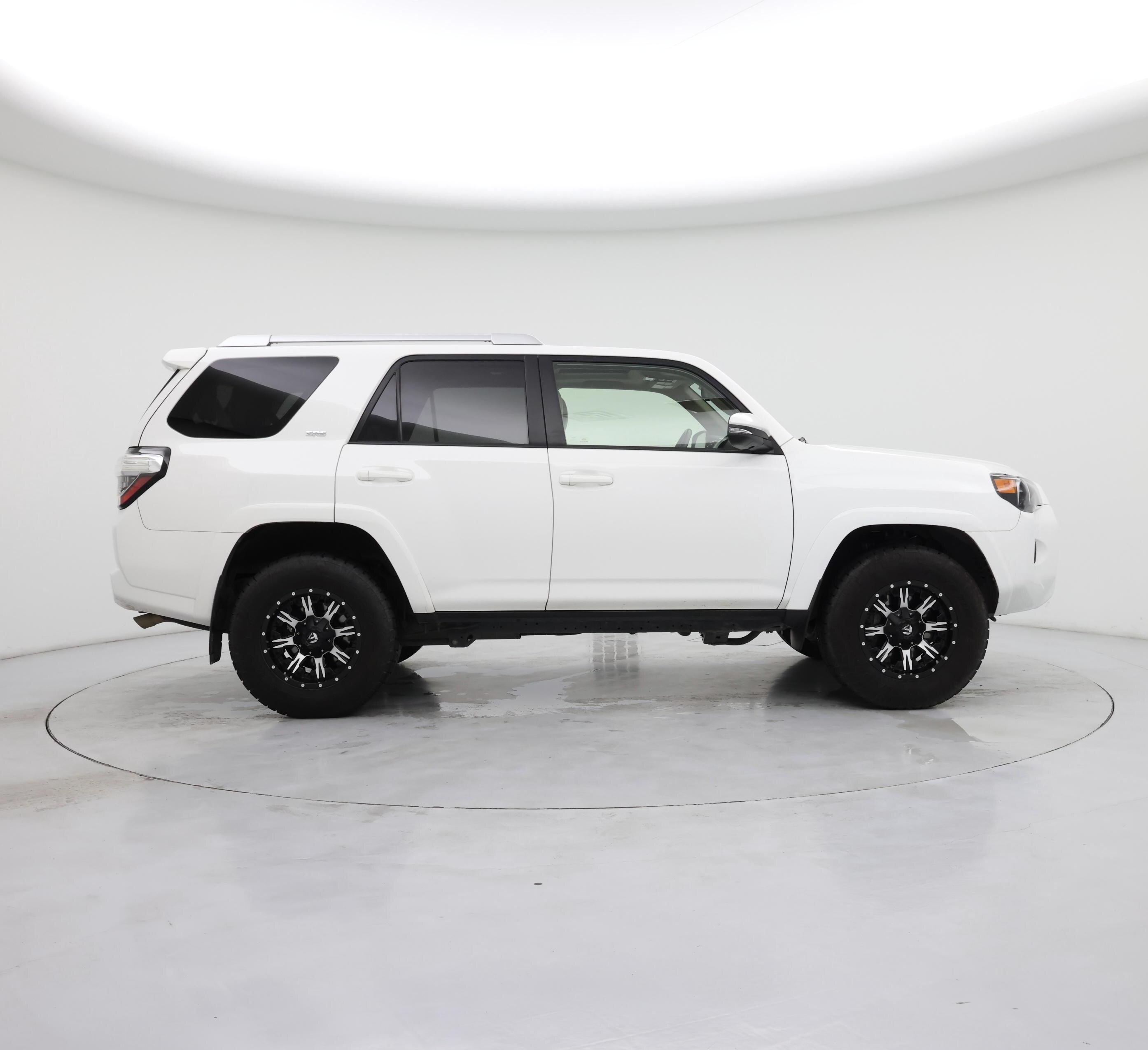 Thumbnail: 2016 Toyota 4Runner - 7