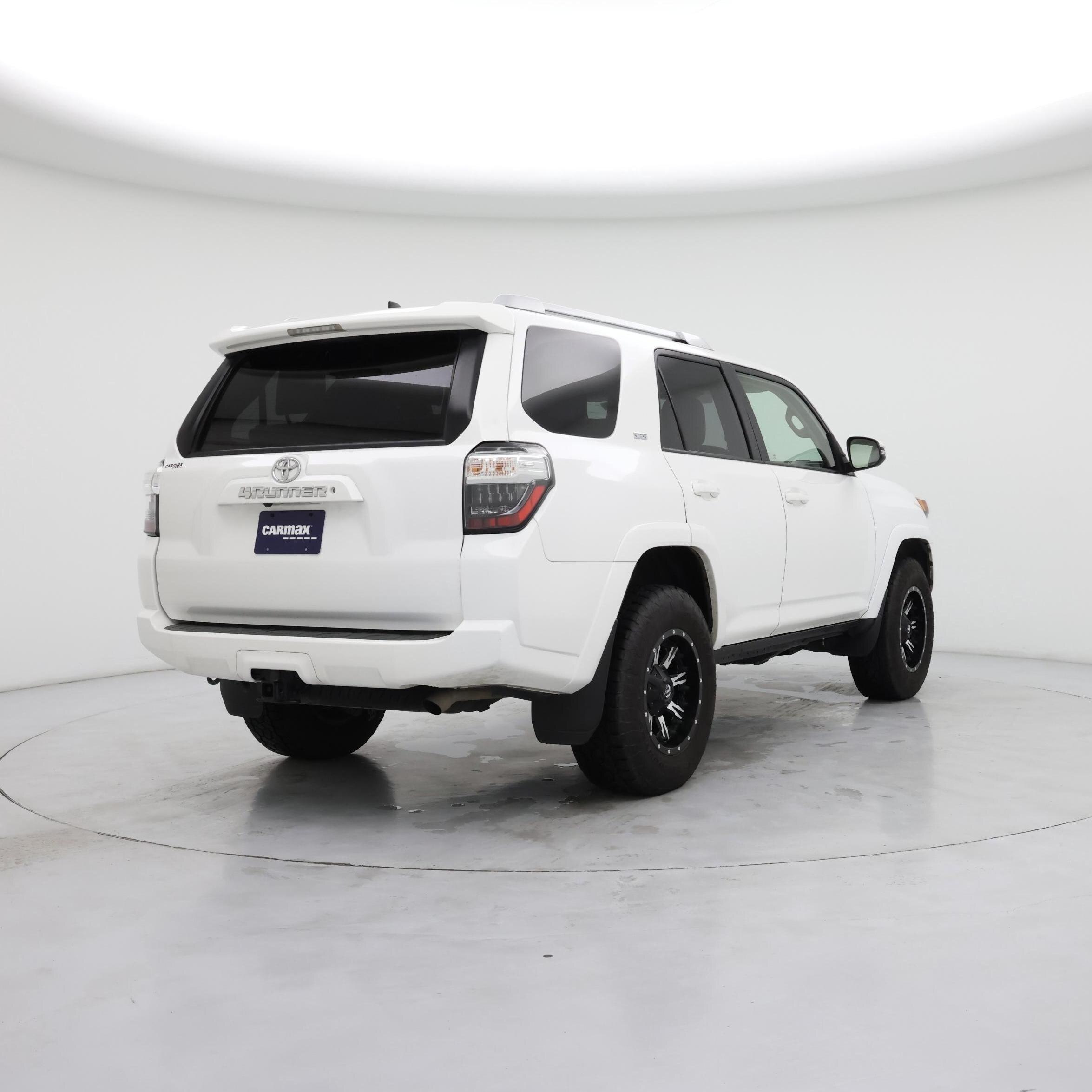Thumbnail: 2016 Toyota 4Runner - 8