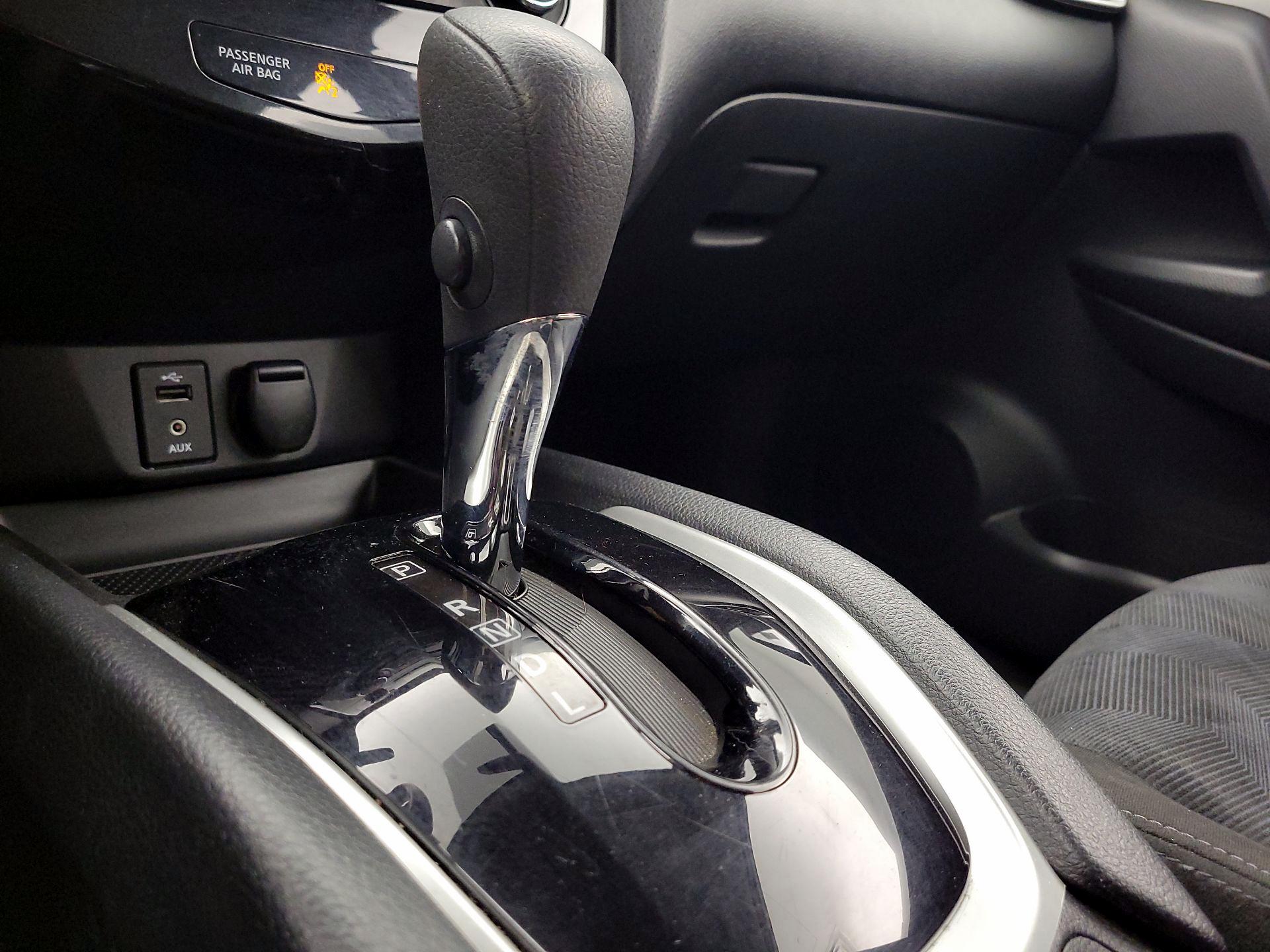 Thumbnail: 2015 Nissan Rogue - 17