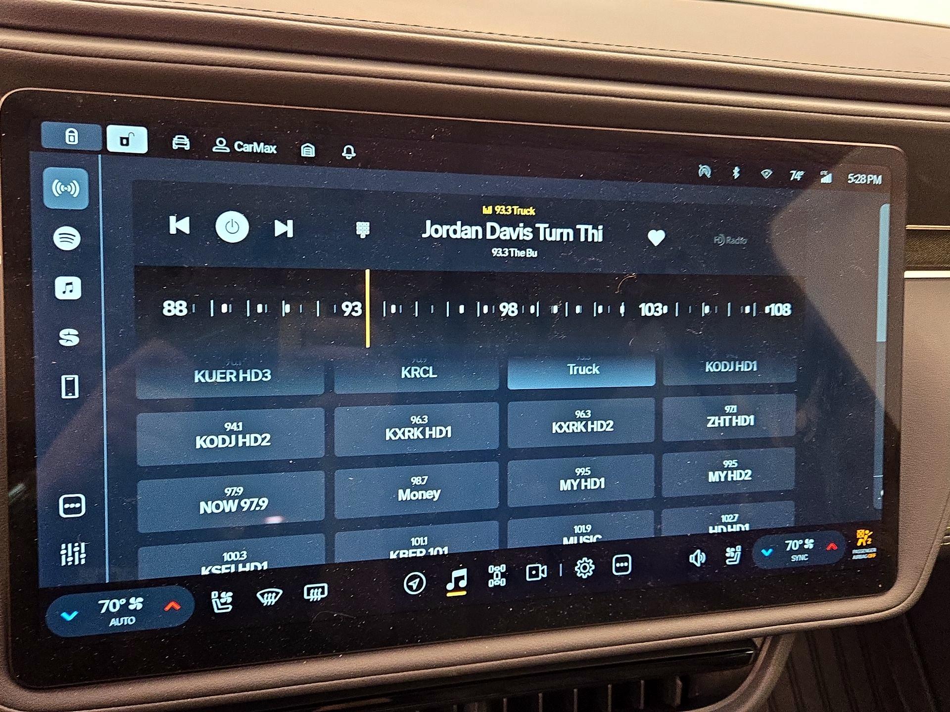 Thumbnail: 2023 Rivian R1S - 15