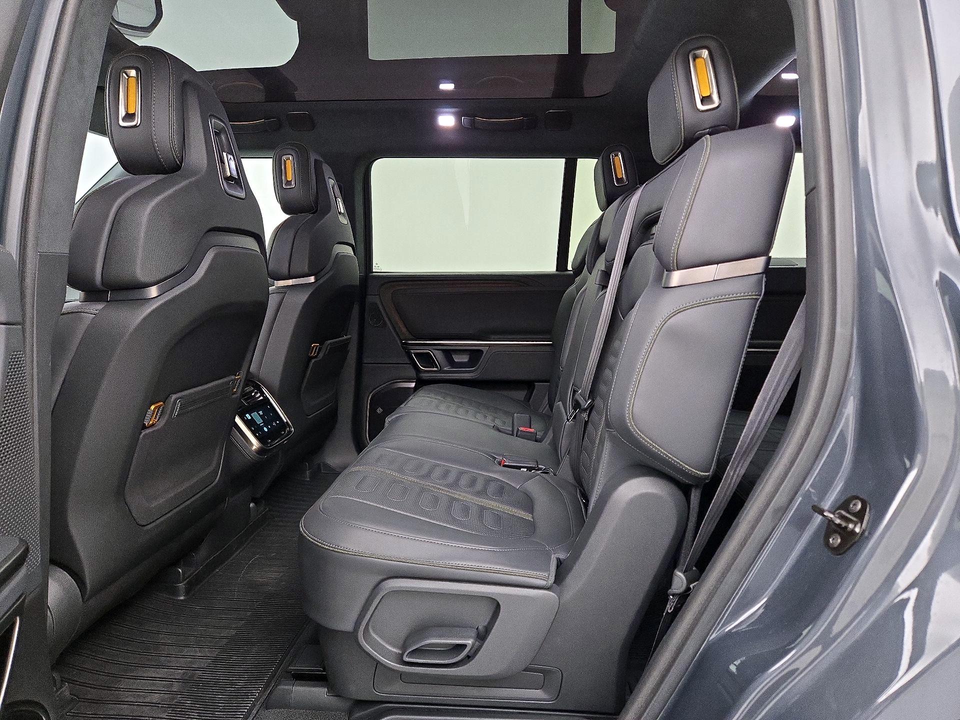 Thumbnail: 2023 Rivian R1S - 20