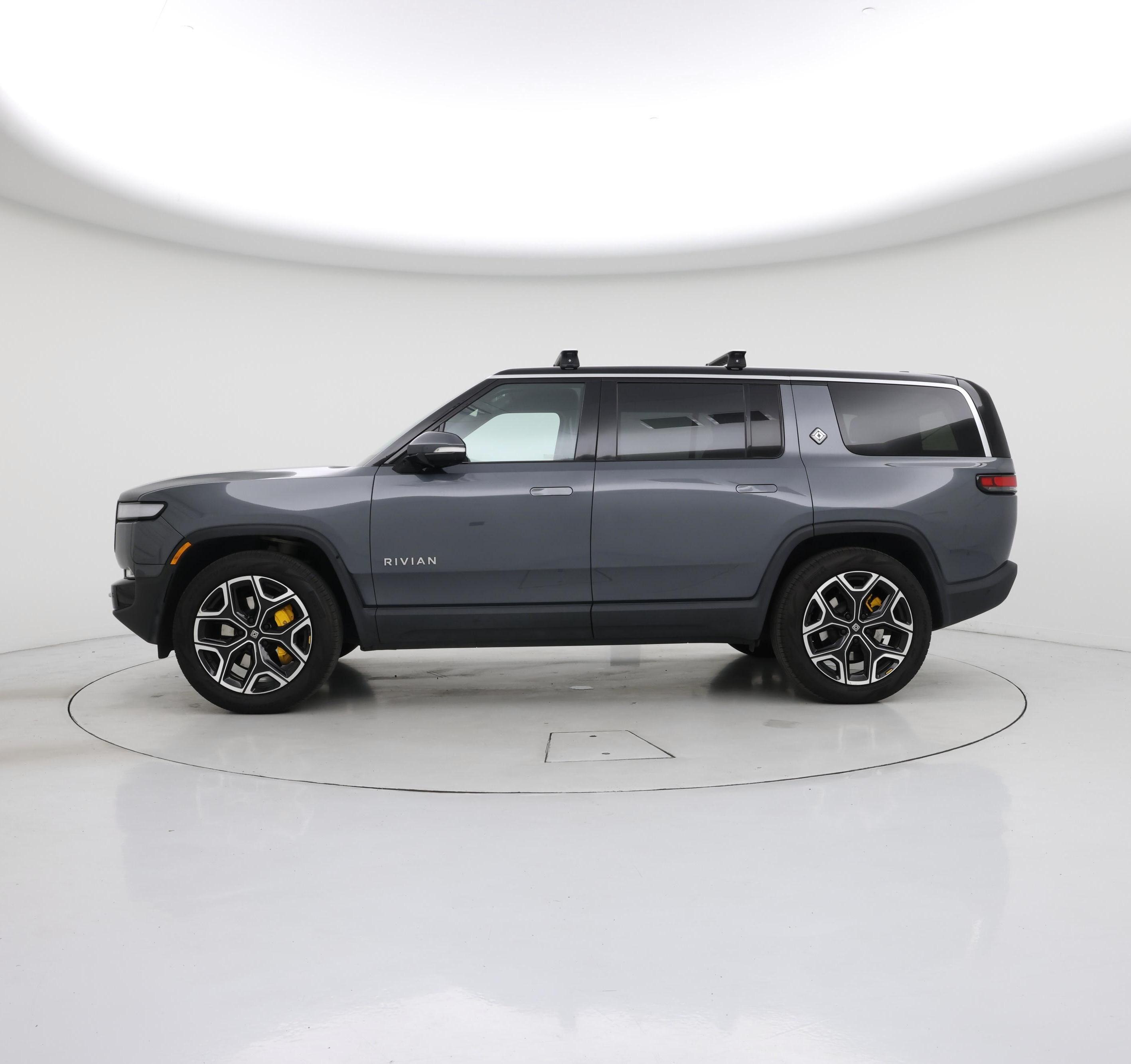 Thumbnail: 2023 Rivian R1S - 3