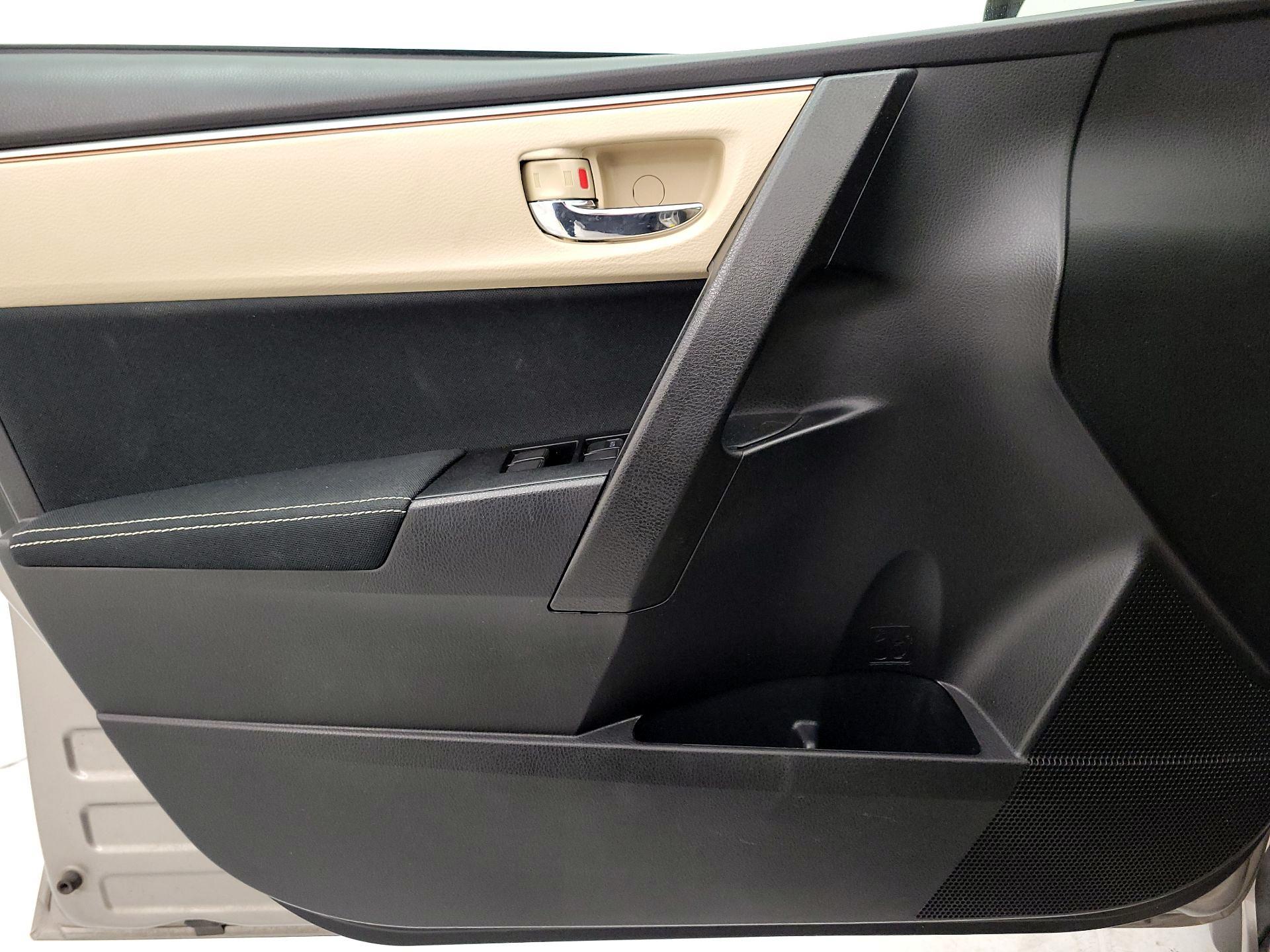 Thumbnail: 2016 Toyota Corolla - 12