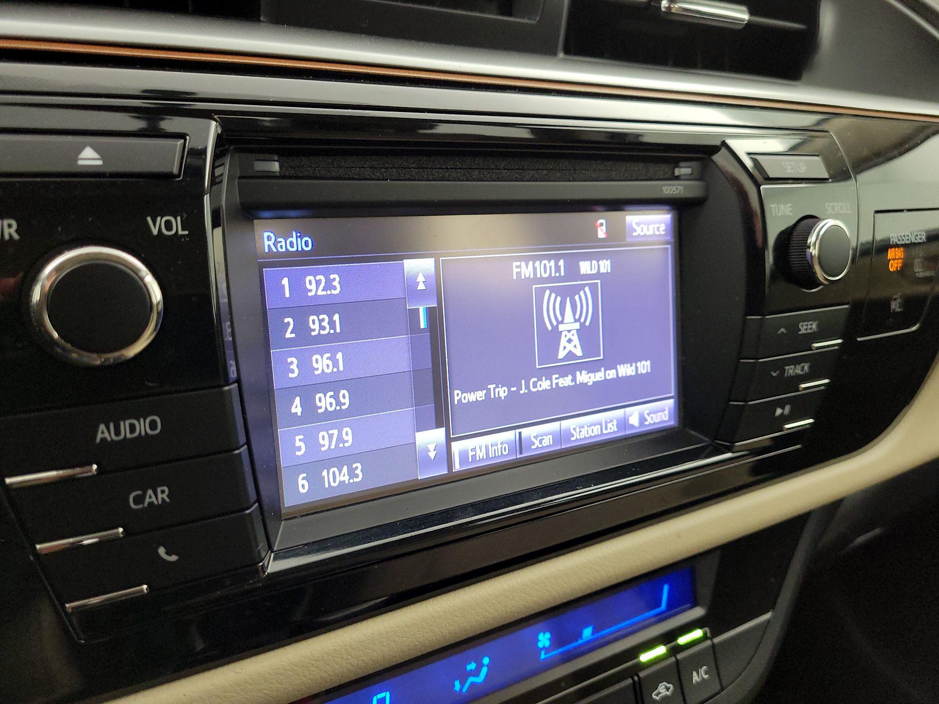 Thumbnail: 2016 Toyota Corolla - 15