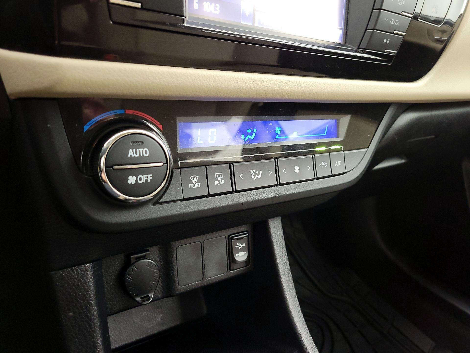 Thumbnail: 2016 Toyota Corolla - 16