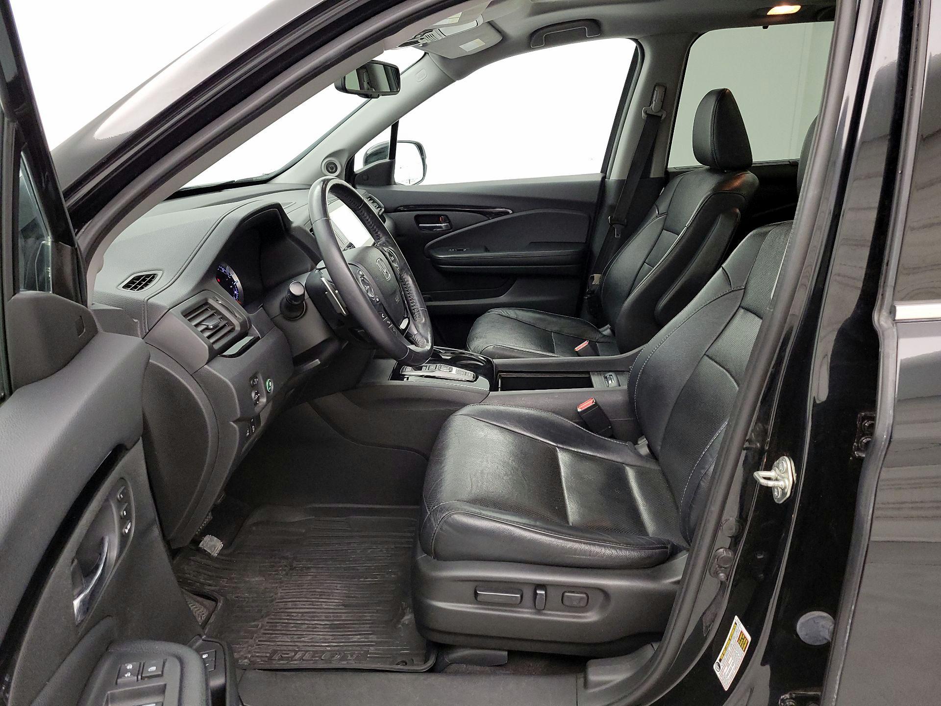 Thumbnail: 2017 Honda Pilot - 11