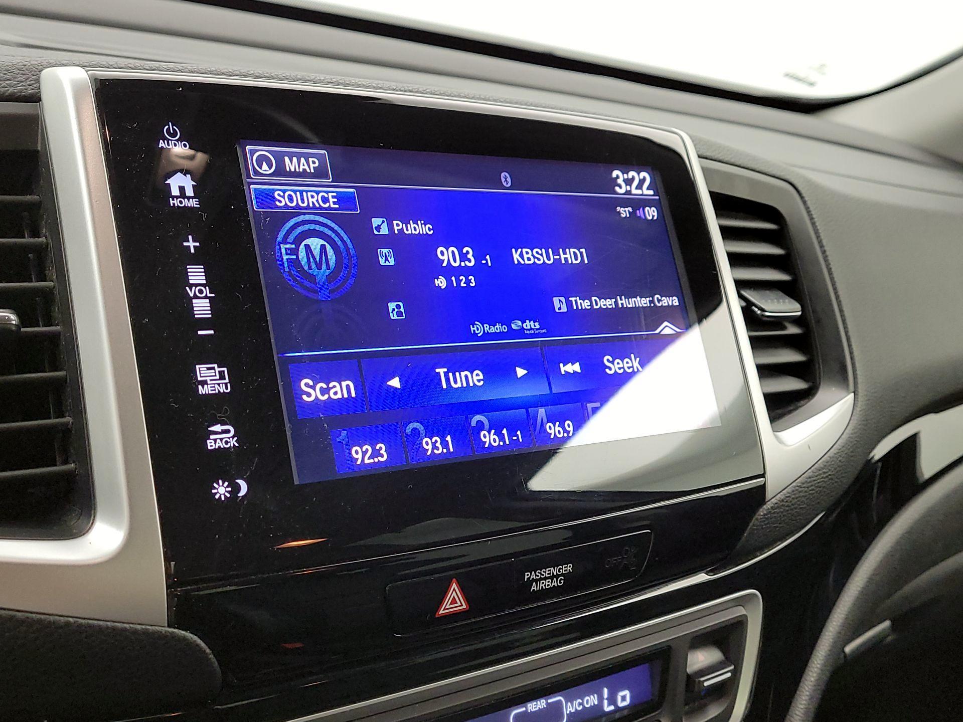 Thumbnail: 2017 Honda Pilot - 16