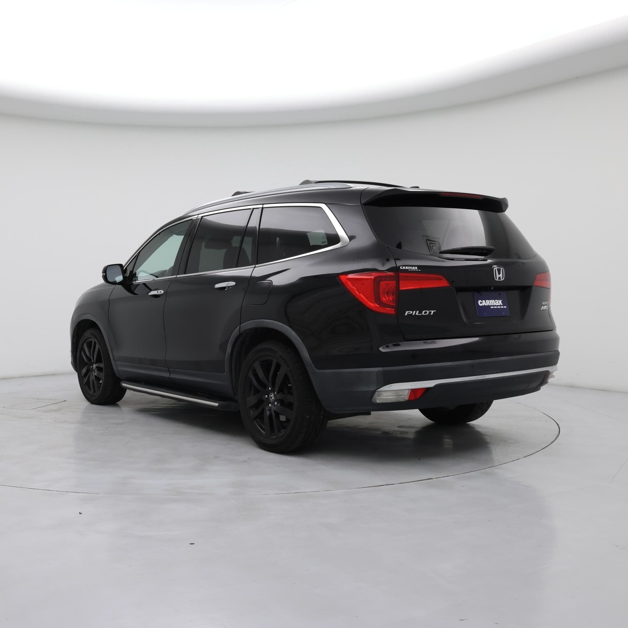 Thumbnail: 2017 Honda Pilot - 2