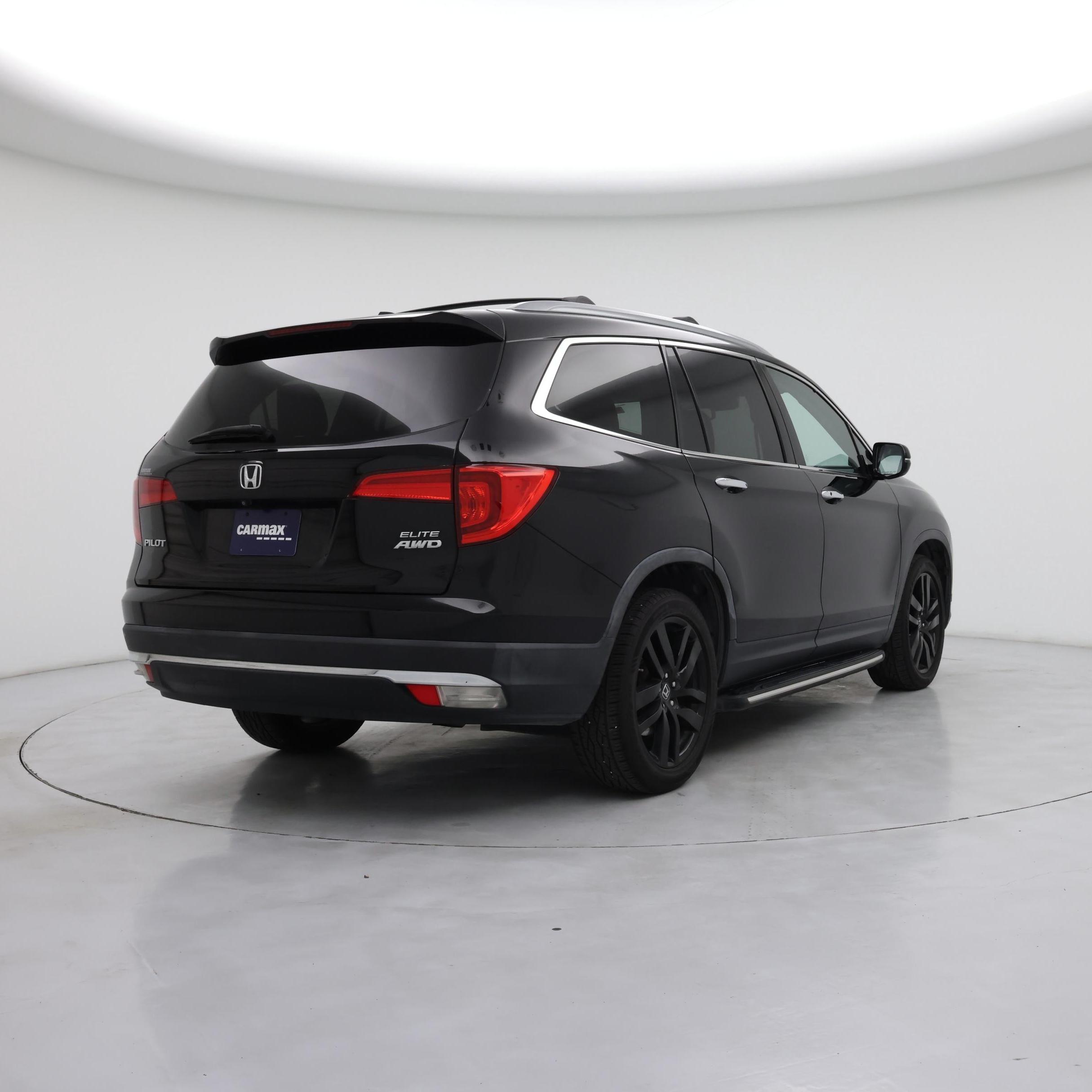 Thumbnail: 2017 Honda Pilot - 8