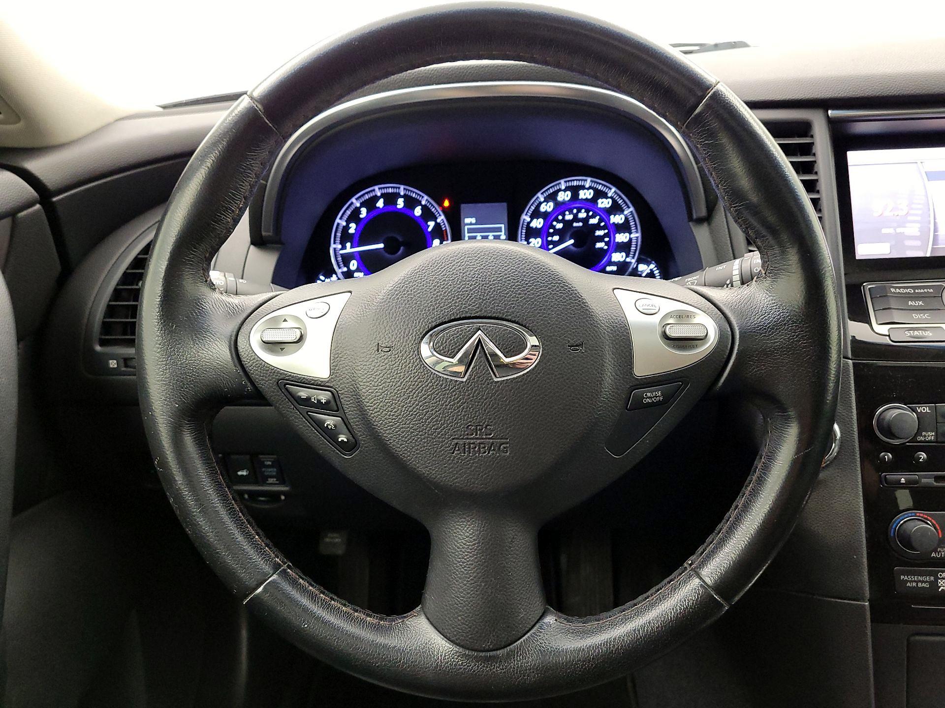 Thumbnail: 2016 INFINITI QX70 - 10