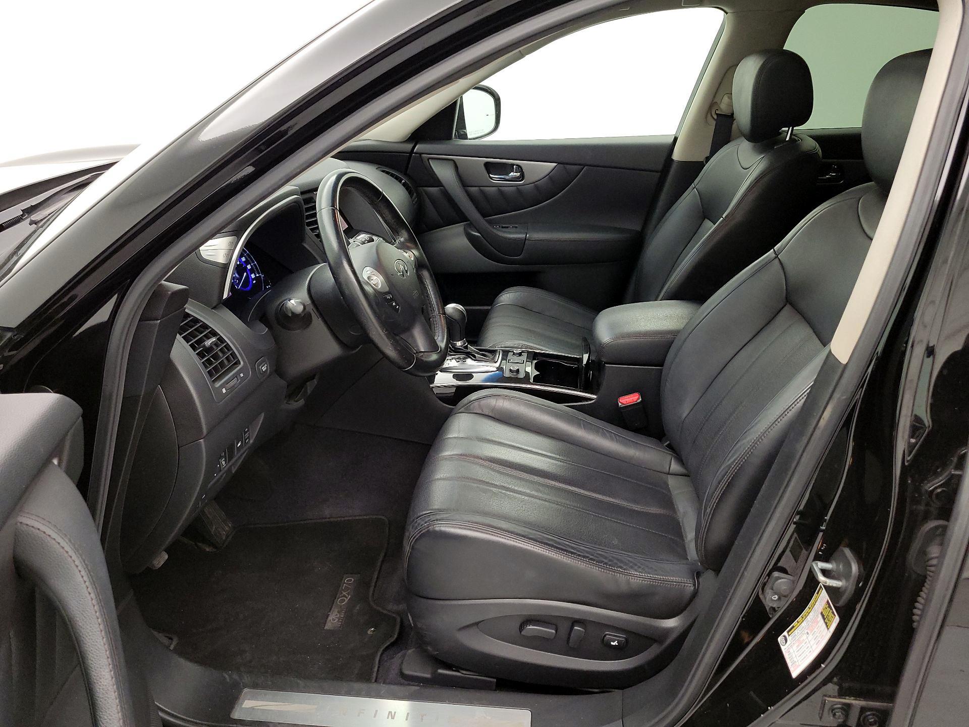 Thumbnail: 2016 INFINITI QX70 - 11