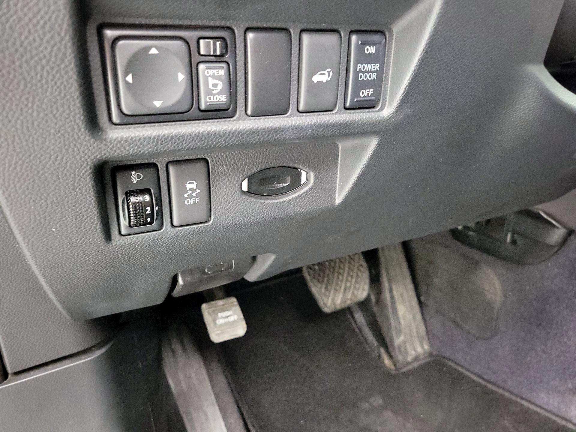 Thumbnail: 2016 INFINITI QX70 - 13